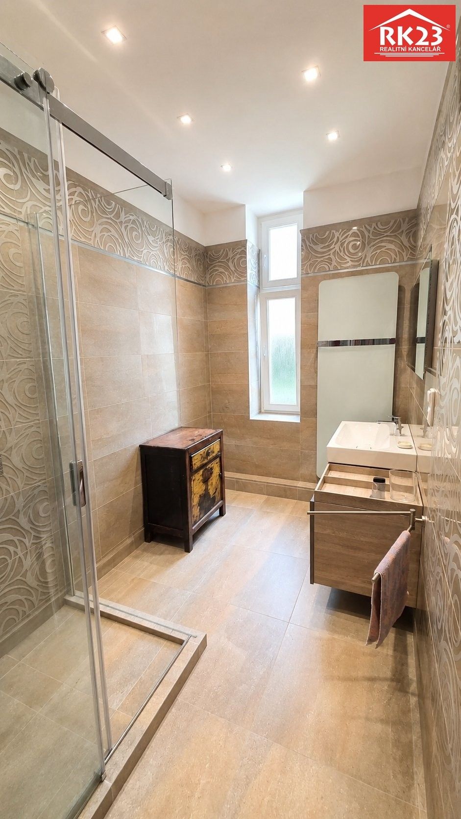 Pronájem bytu 3+kk 101 m² - foto 4