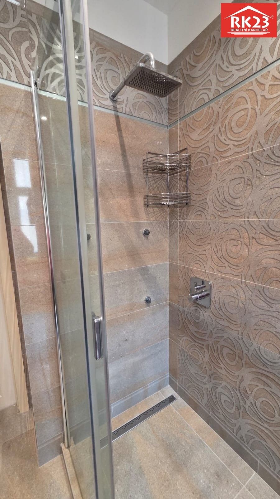 Pronájem bytu 3+kk 101 m² - foto 5