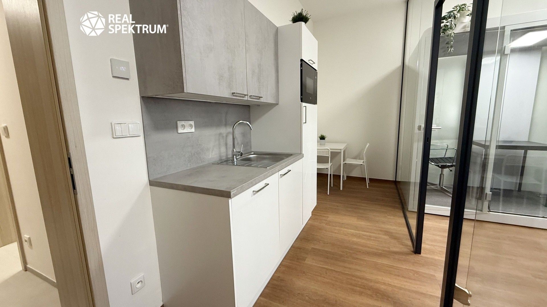 Pronájem komerčního prostoru 42 m² - foto 2
