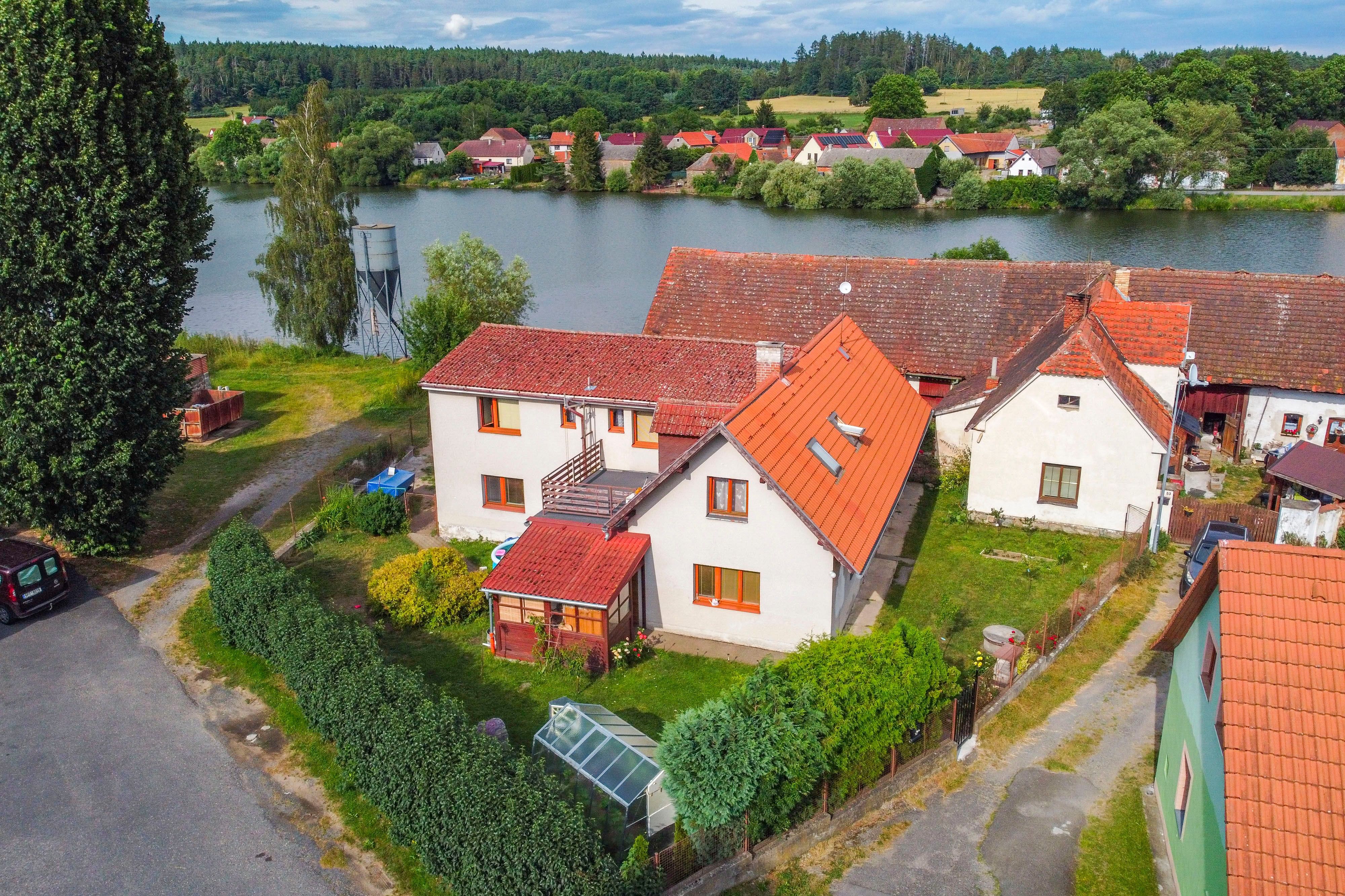 Prodej domu 205 m² - foto 1