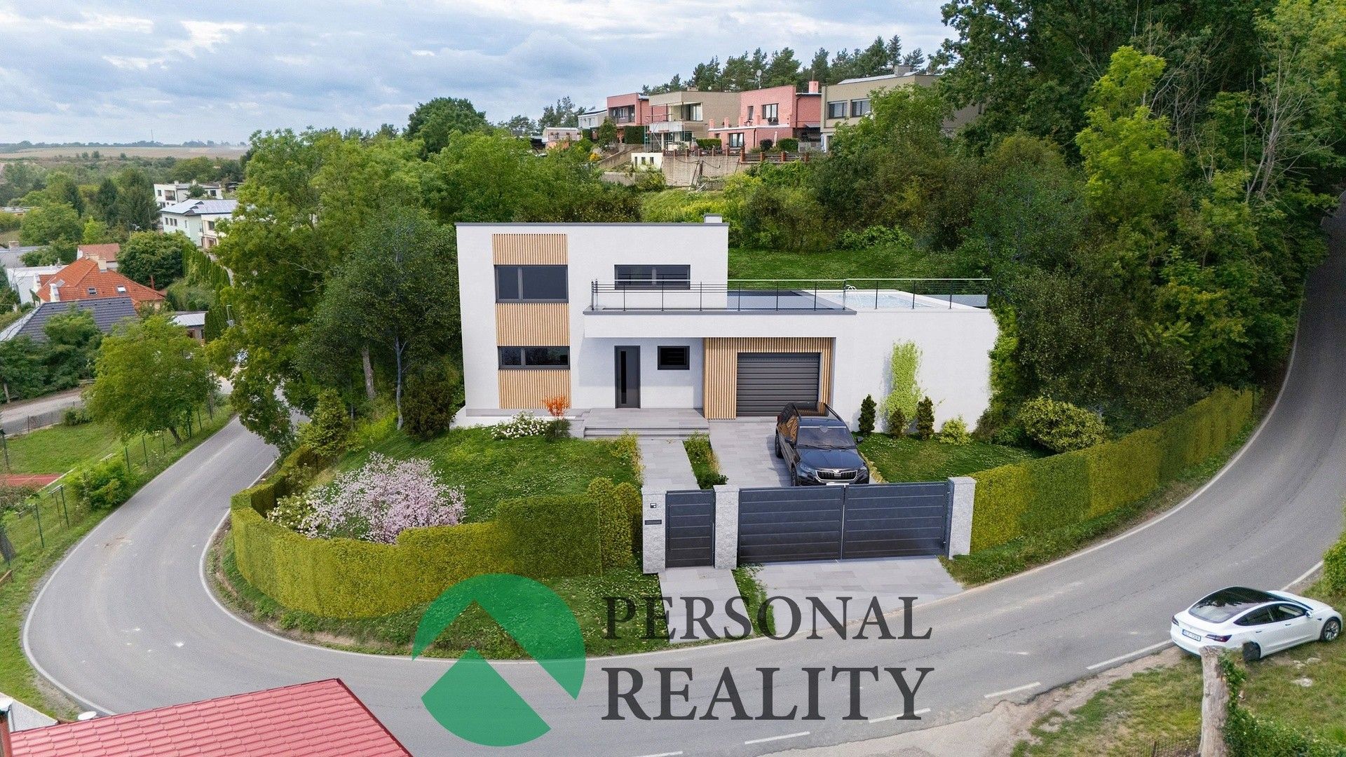 Prodej pozemku 2352 m² - foto 1