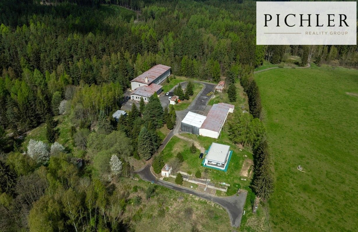 Prodej nemovitosti 12000 m² - foto 2