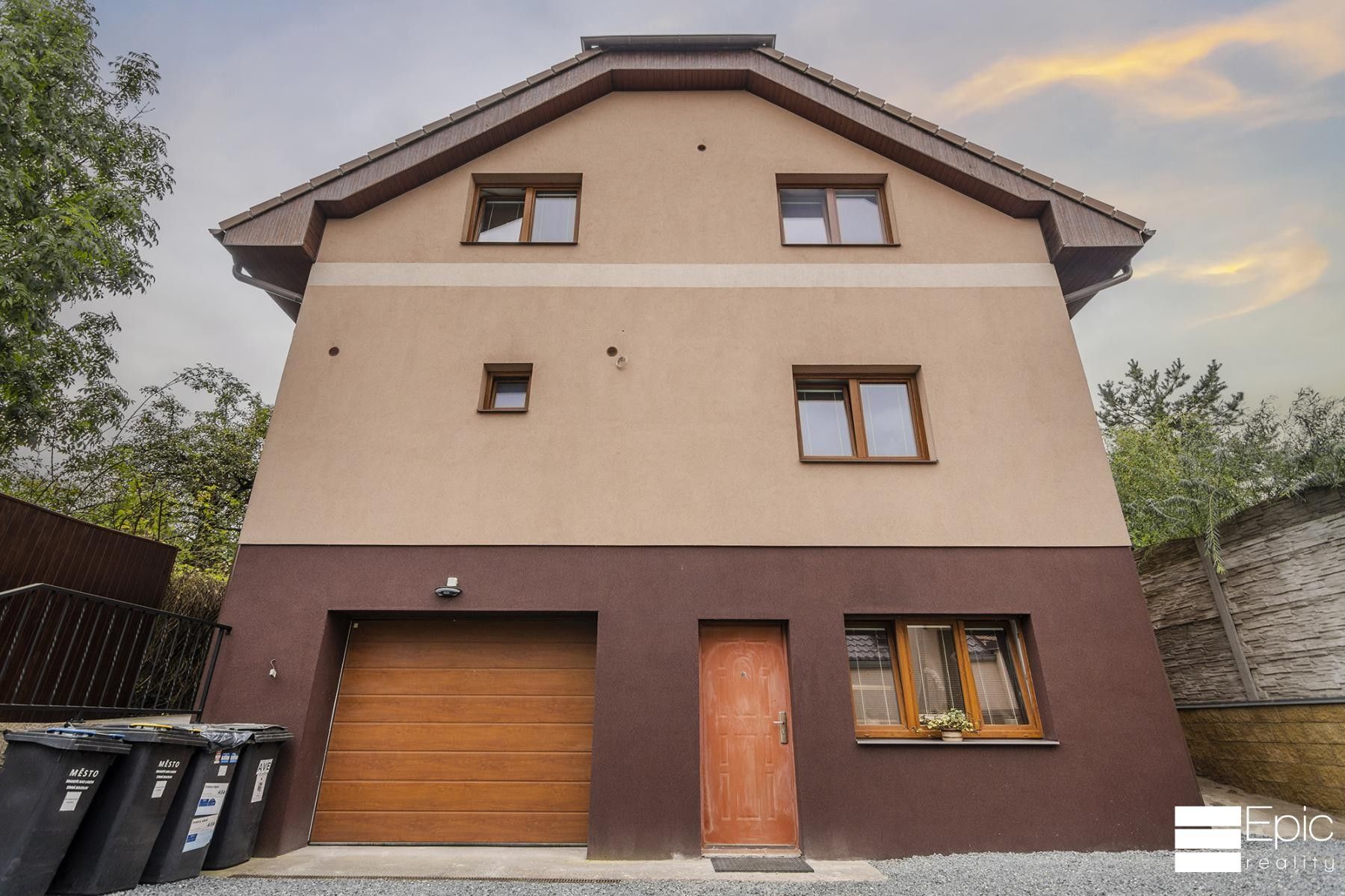 Prodej nemovitosti 243 m² - foto 3