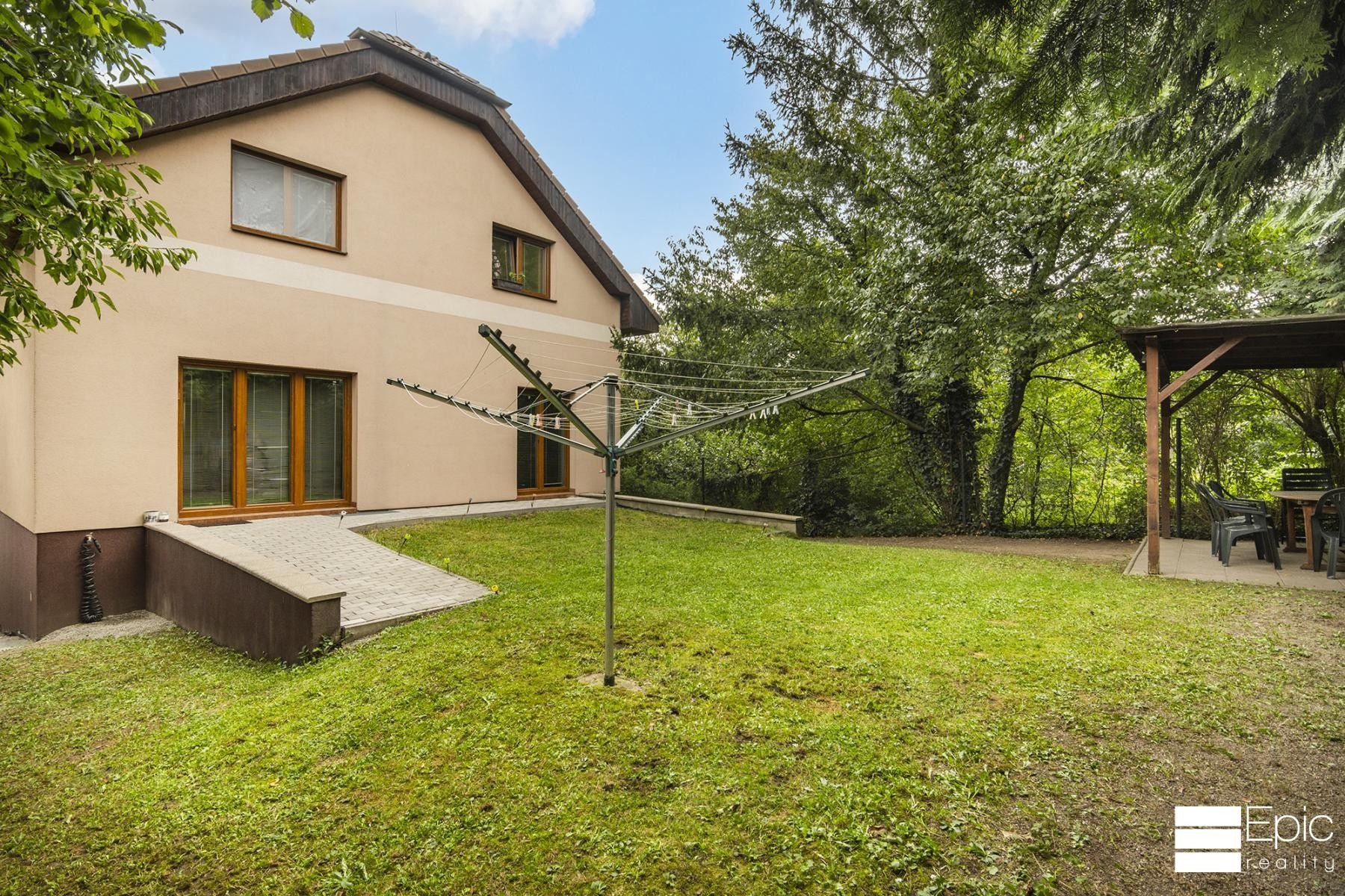 Prodej nemovitosti 243 m² - foto 6