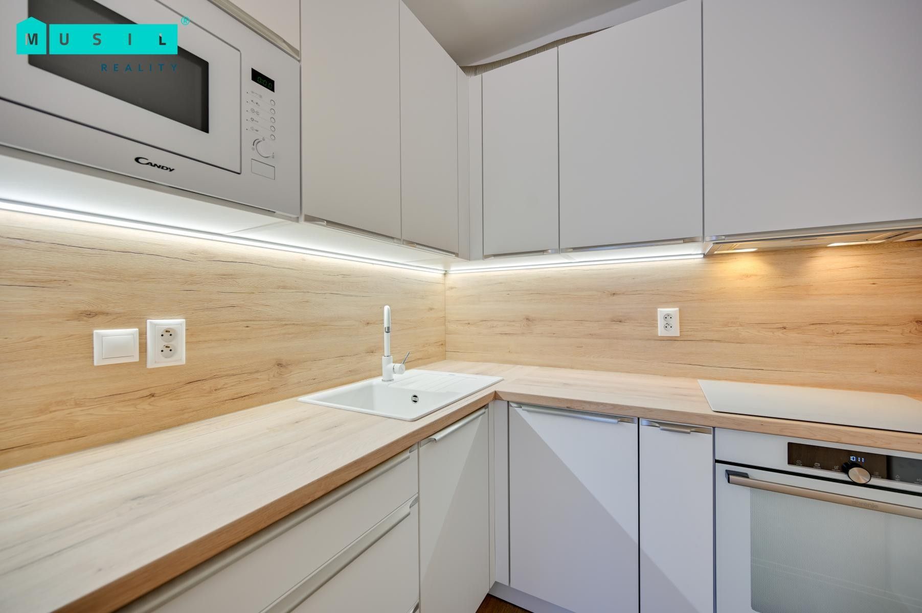 Pronájem bytu 2+kk 63 m² - foto 2