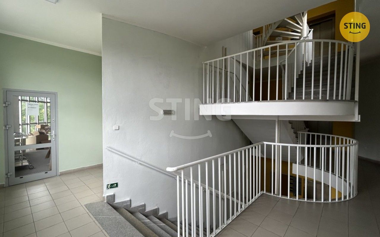 Pronájem komerčního prostoru 830 m² - foto 5