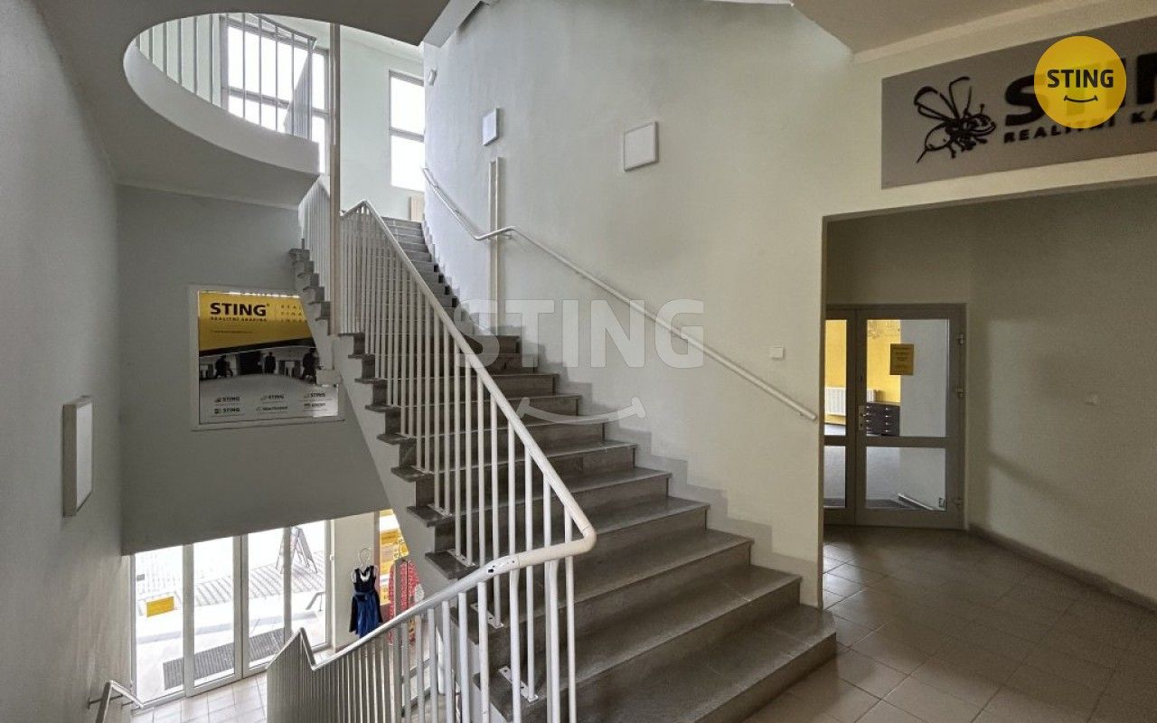 Pronájem komerčního prostoru 830 m² - foto 3