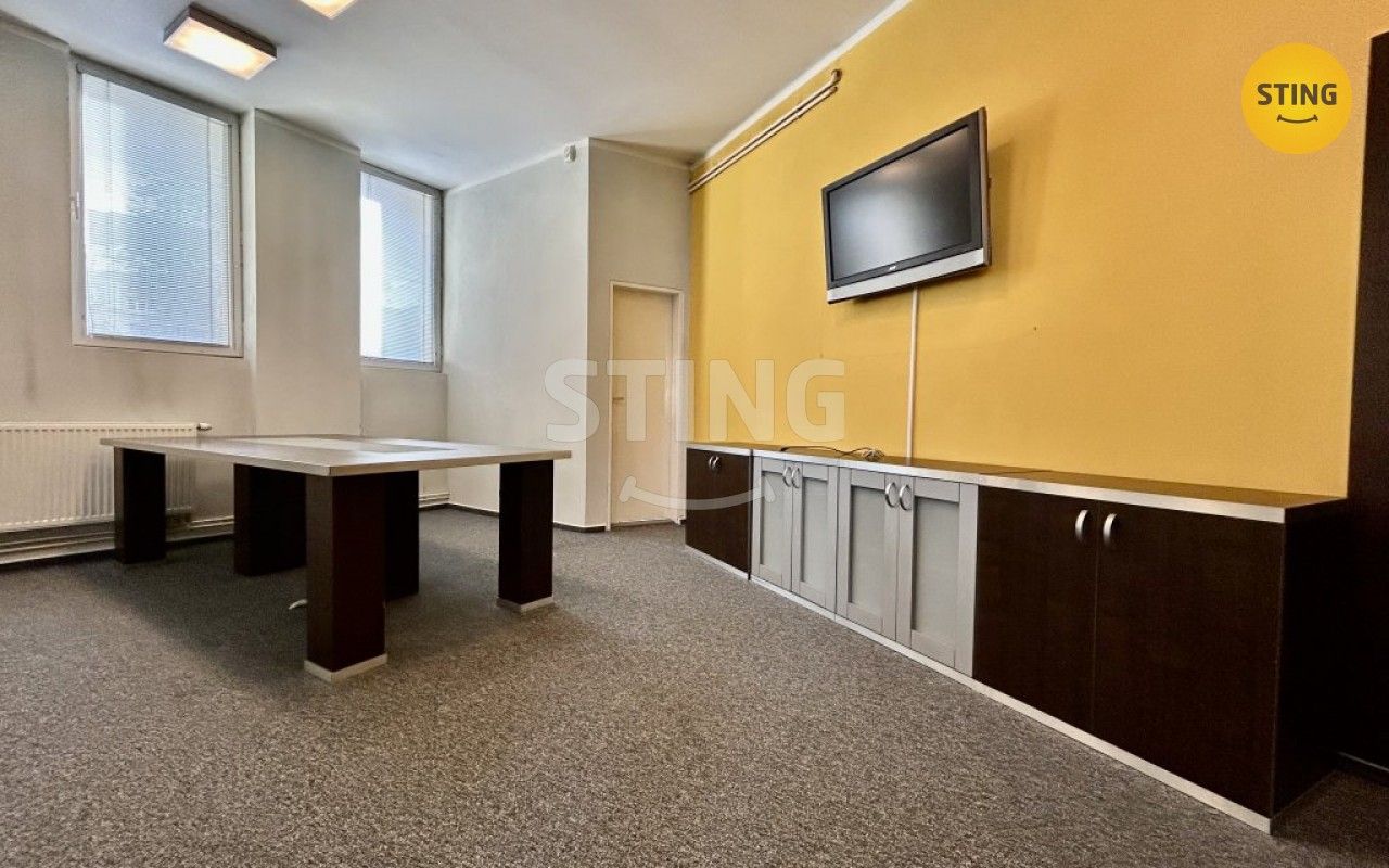 Pronájem komerčního prostoru 830 m² - foto 14