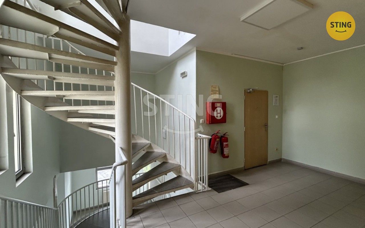 Pronájem komerčního prostoru 830 m² - foto 17