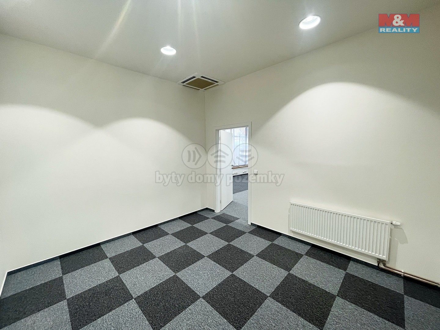Pronájem komerčního prostoru 280 m² - foto 5