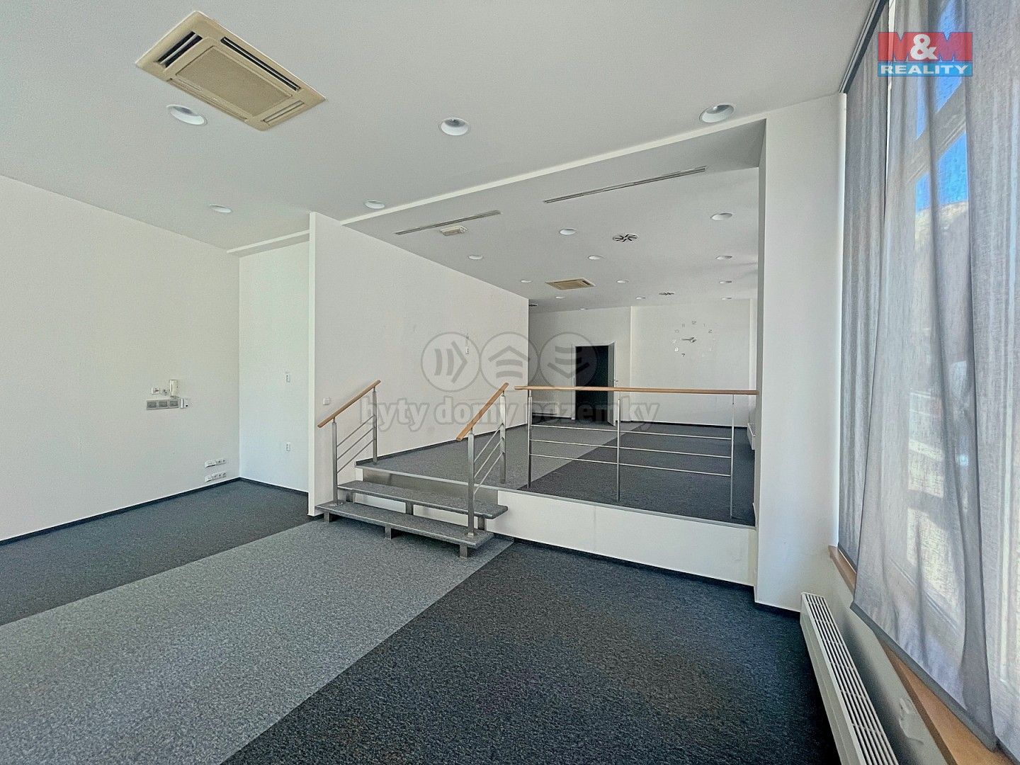 Pronájem komerčního prostoru 280 m² - foto 4