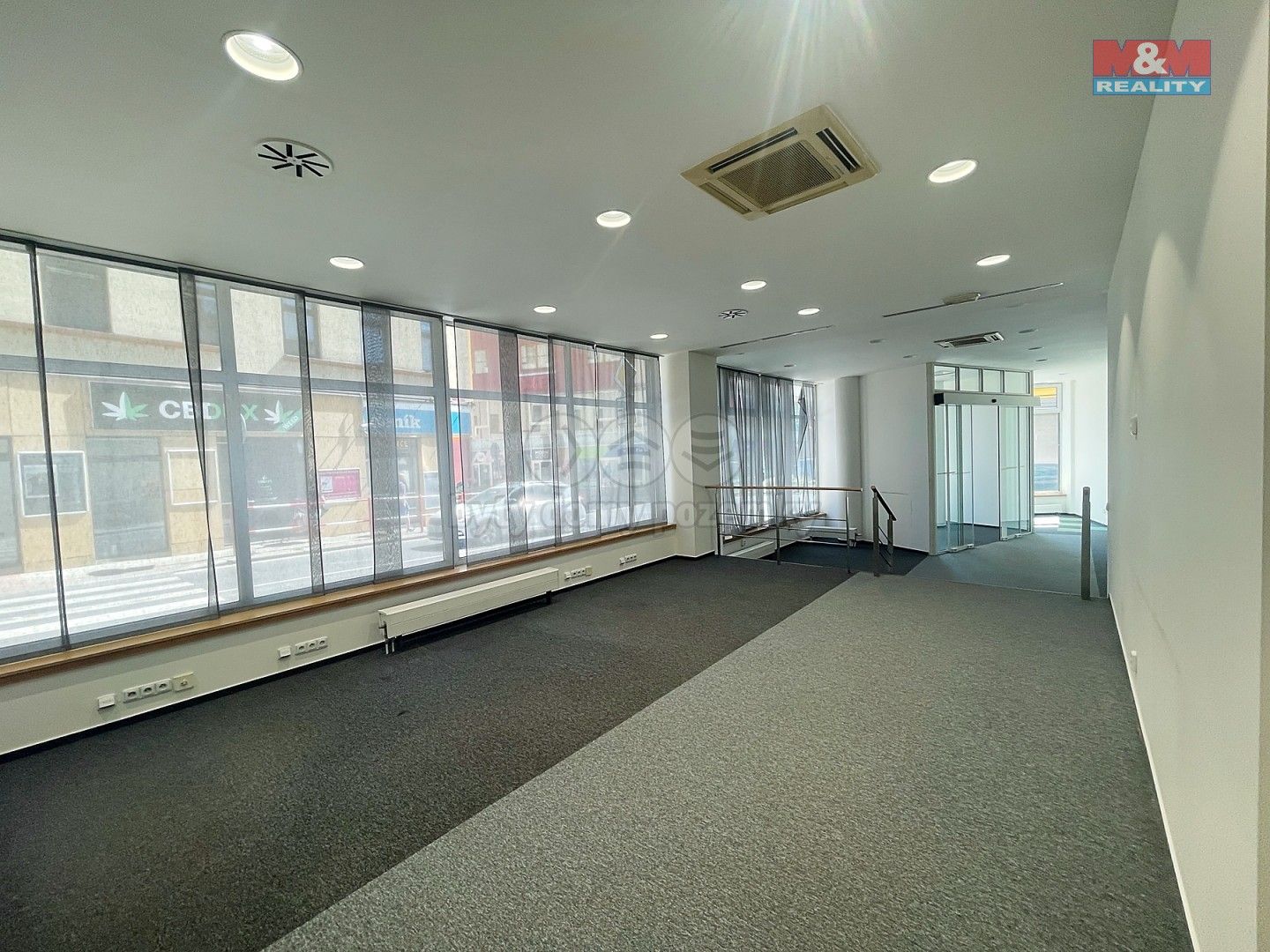 Pronájem komerčního prostoru 280 m² - foto 7