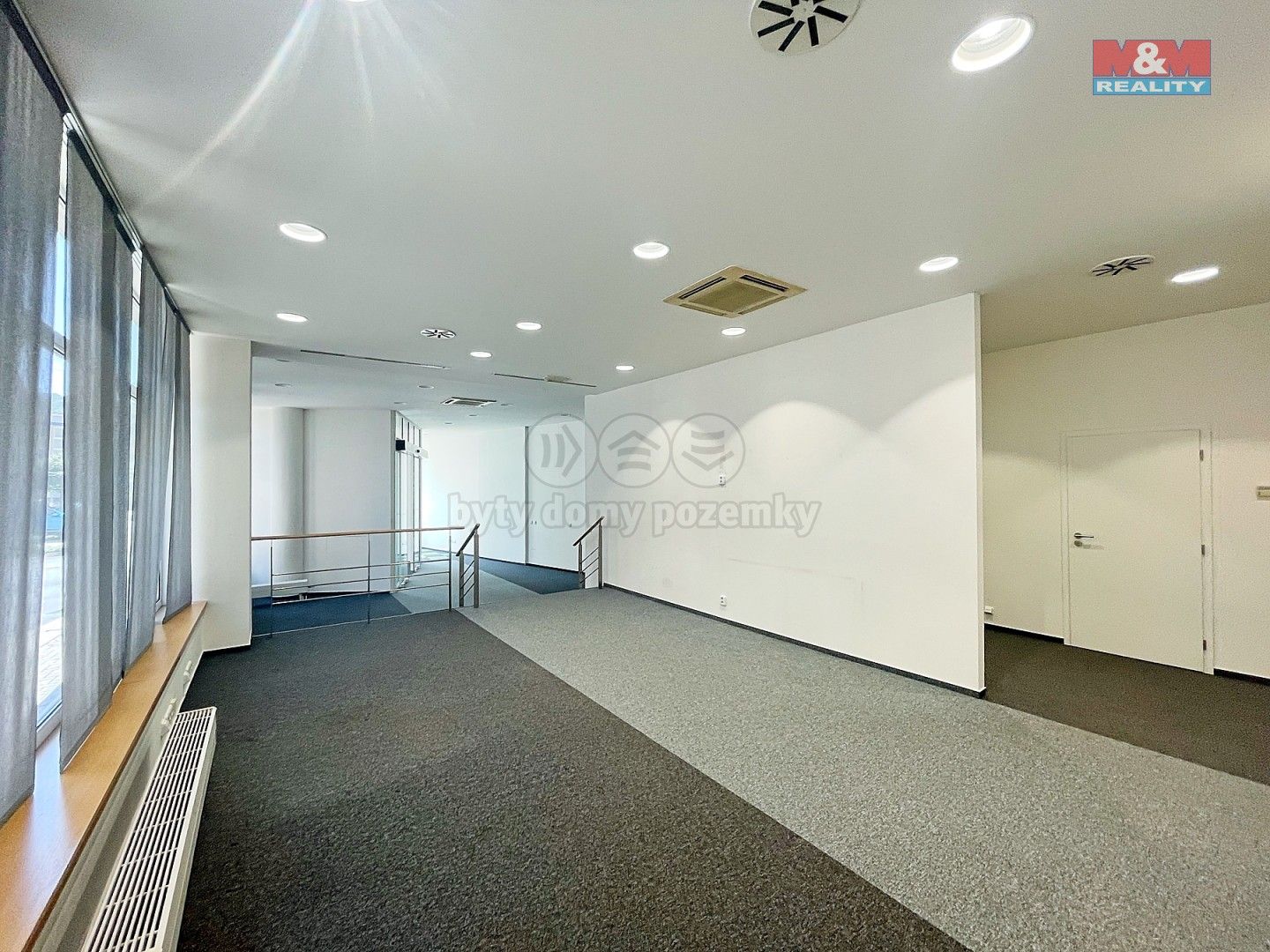 Pronájem komerčního prostoru 280 m² - foto 8