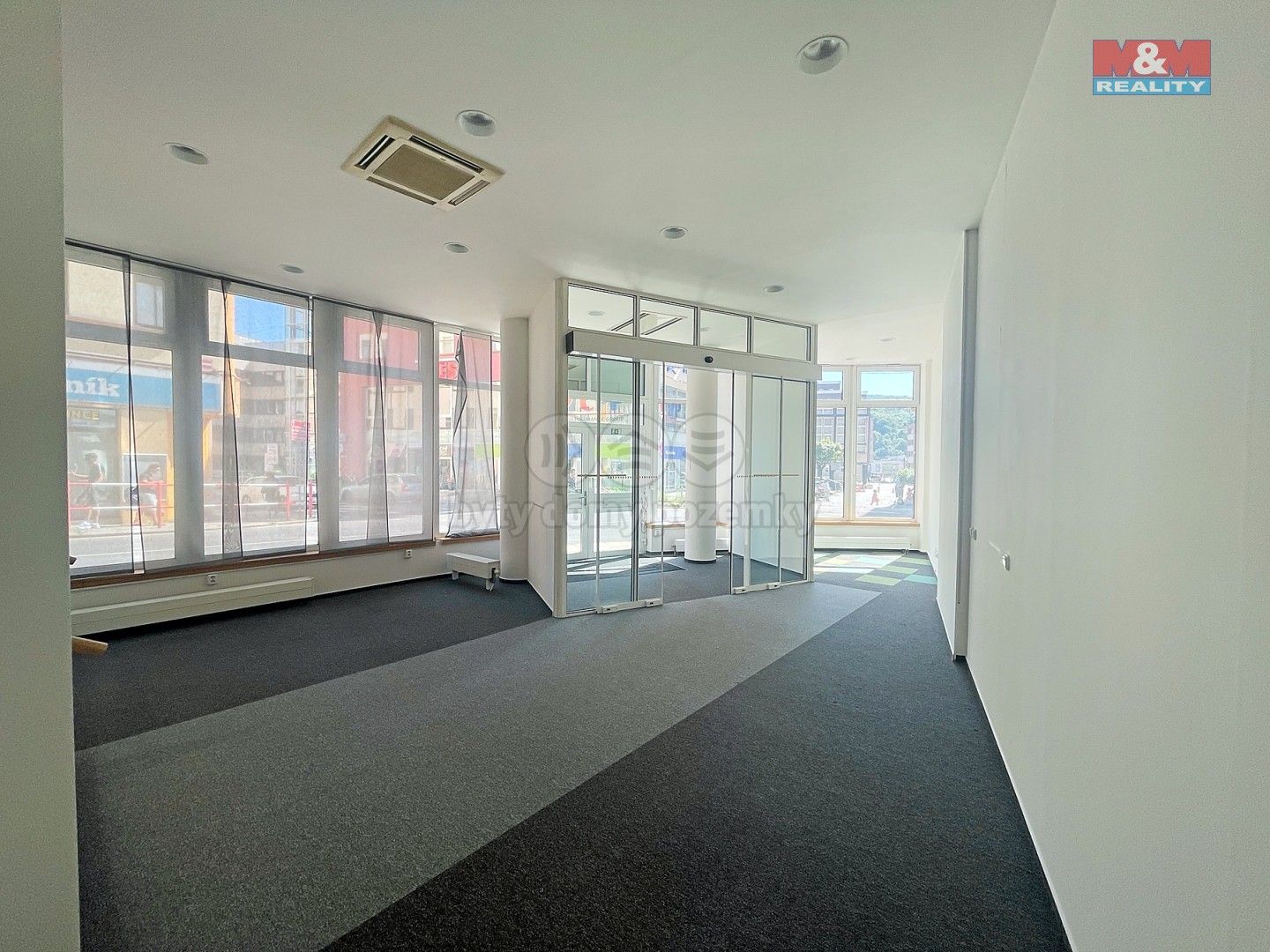 Pronájem komerčního prostoru 280 m² - foto 14