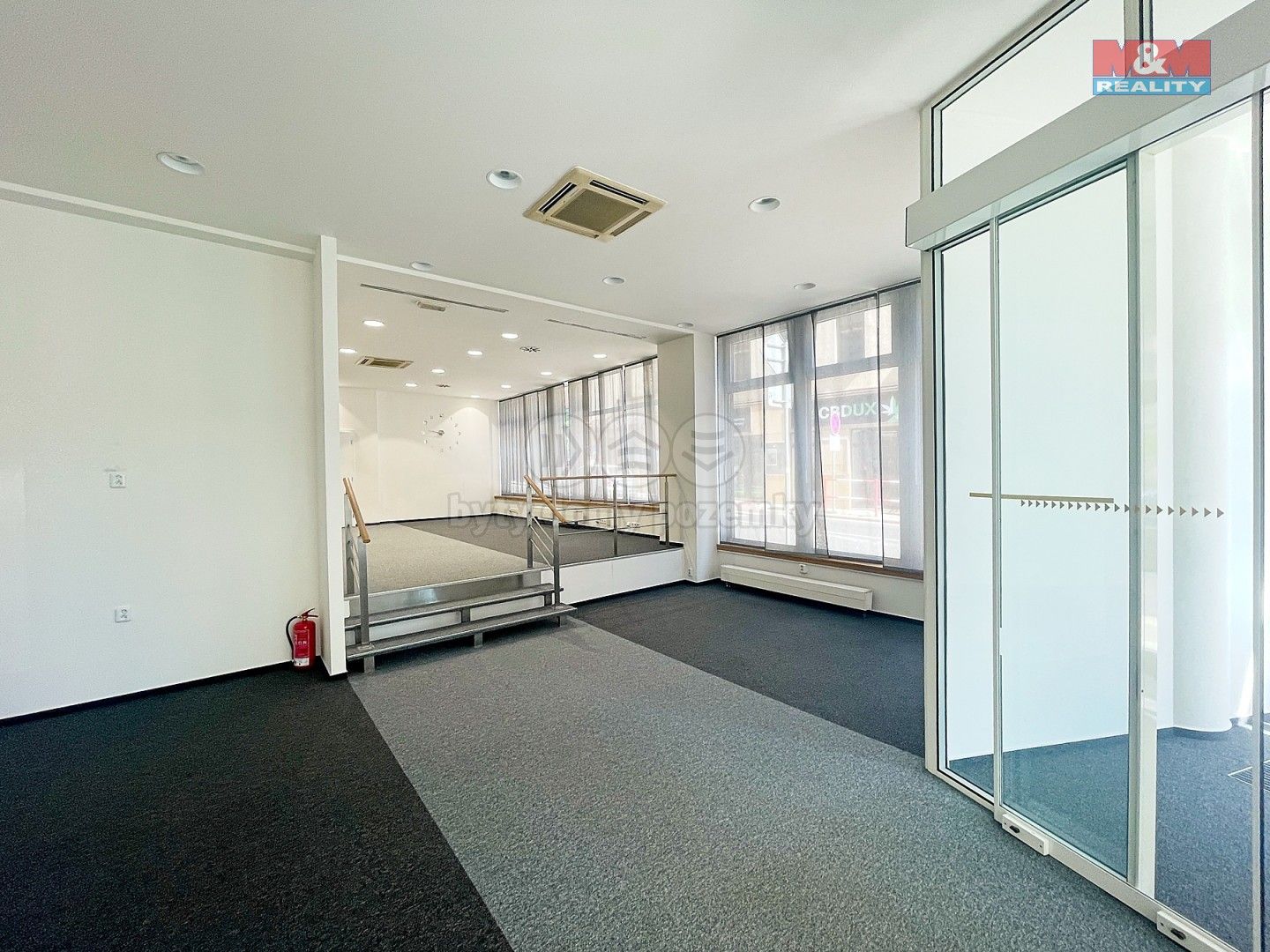 Pronájem komerčního prostoru 280 m² - foto 13