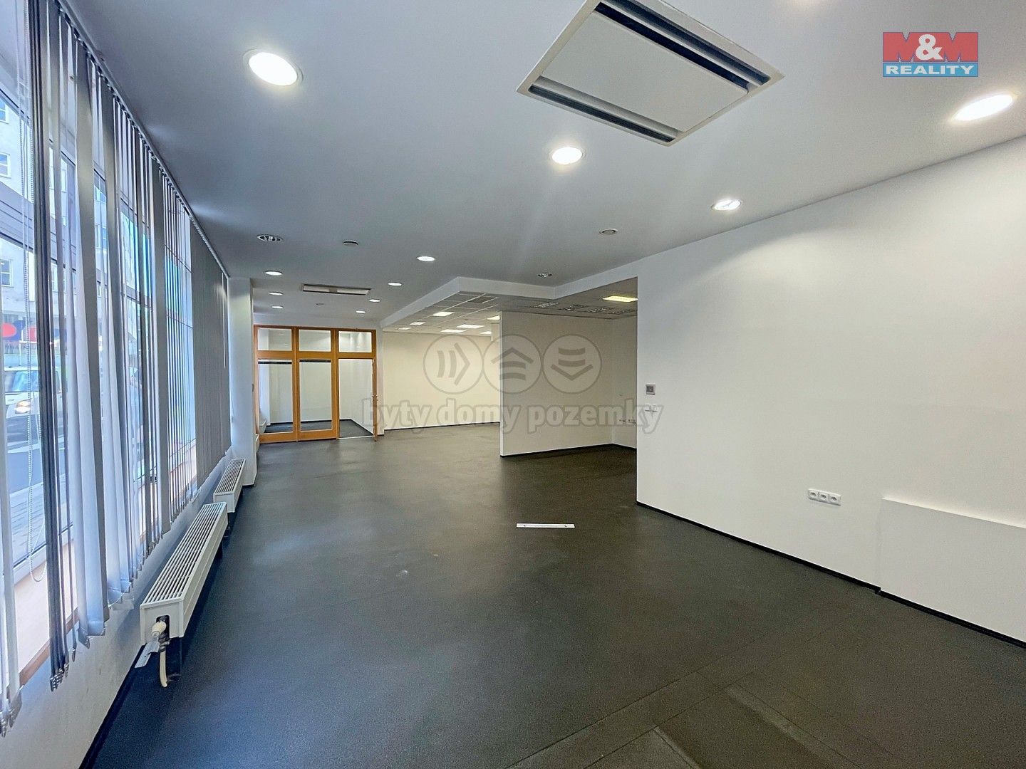 Pronájem komerčního prostoru 280 m² - foto 16