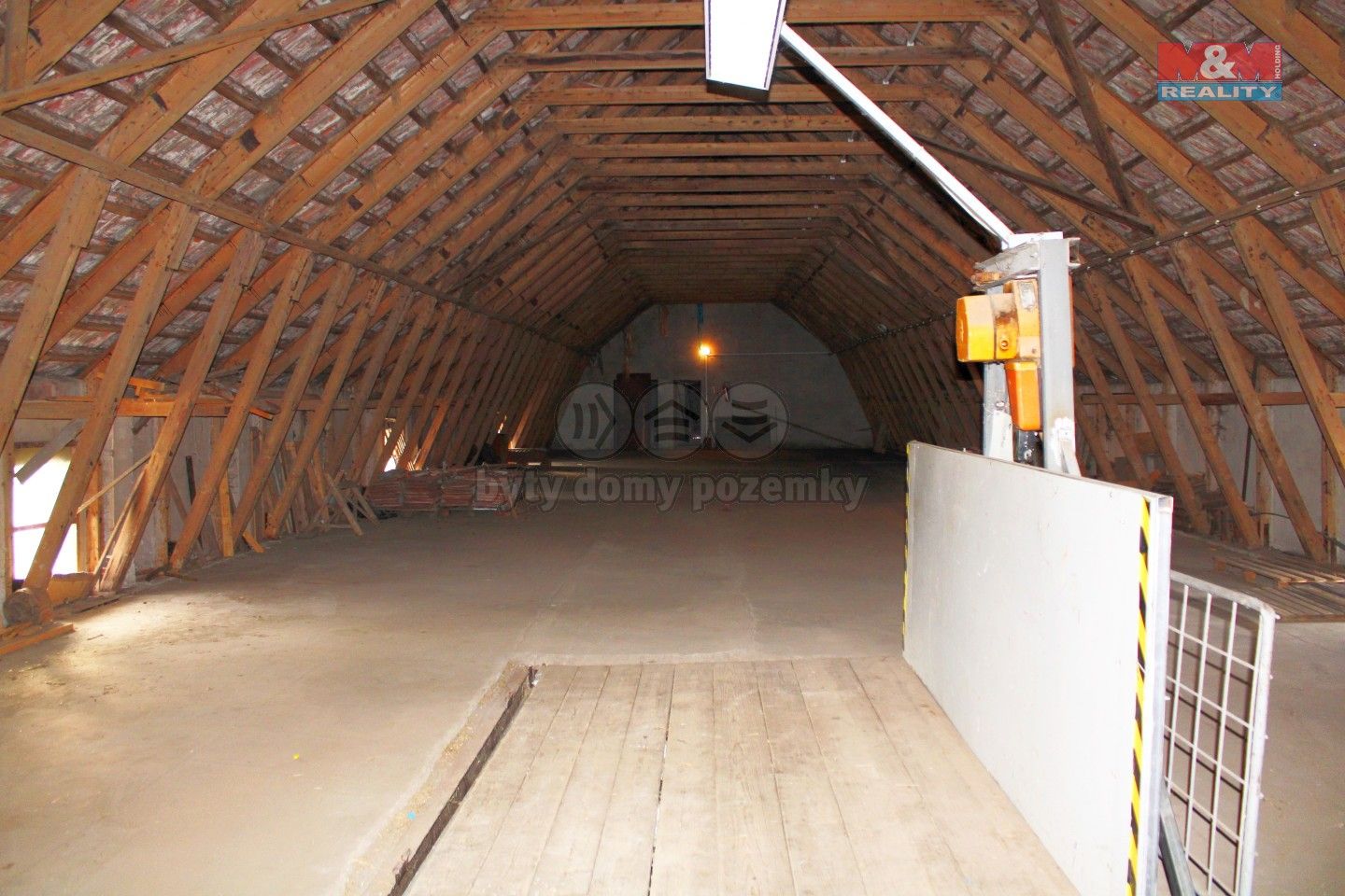 Pronájem komerčního prostoru 500 m² - foto 9