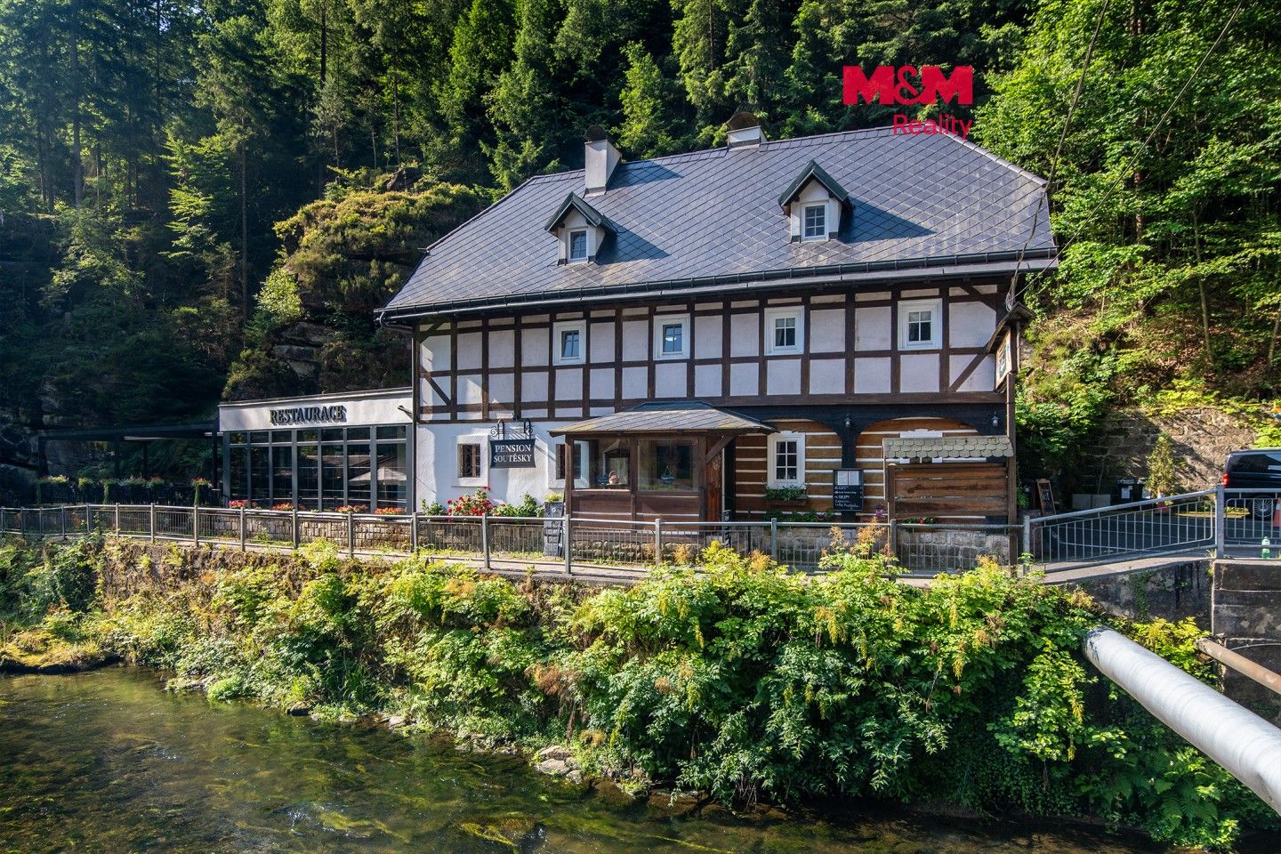 Prodej komerčního prostoru 300 m² - foto 1