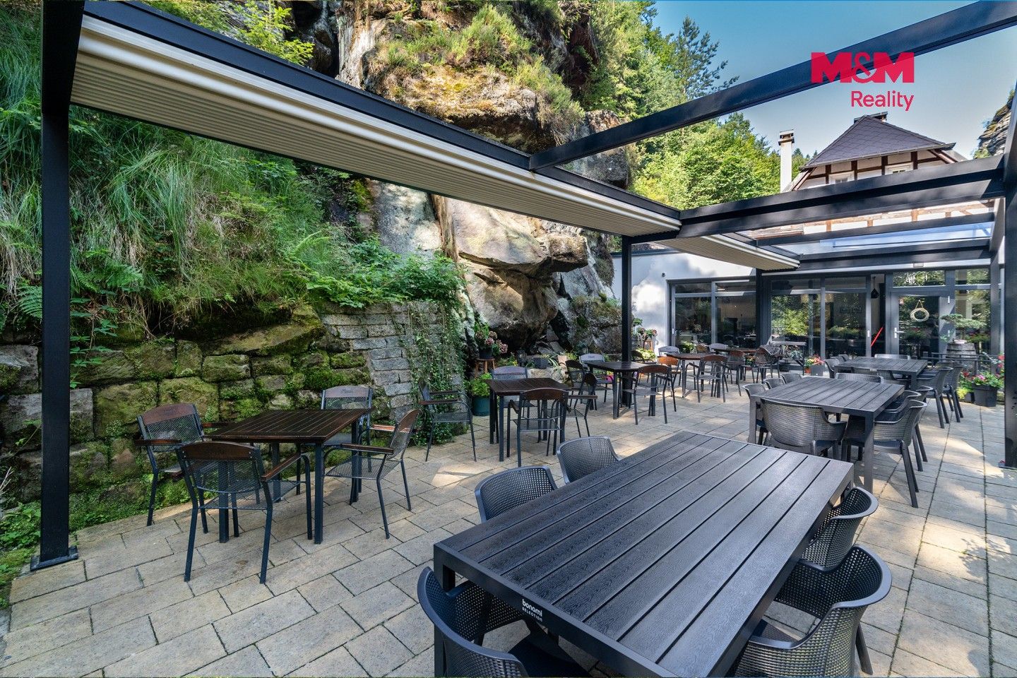Prodej komerčního prostoru 300 m² - foto 20