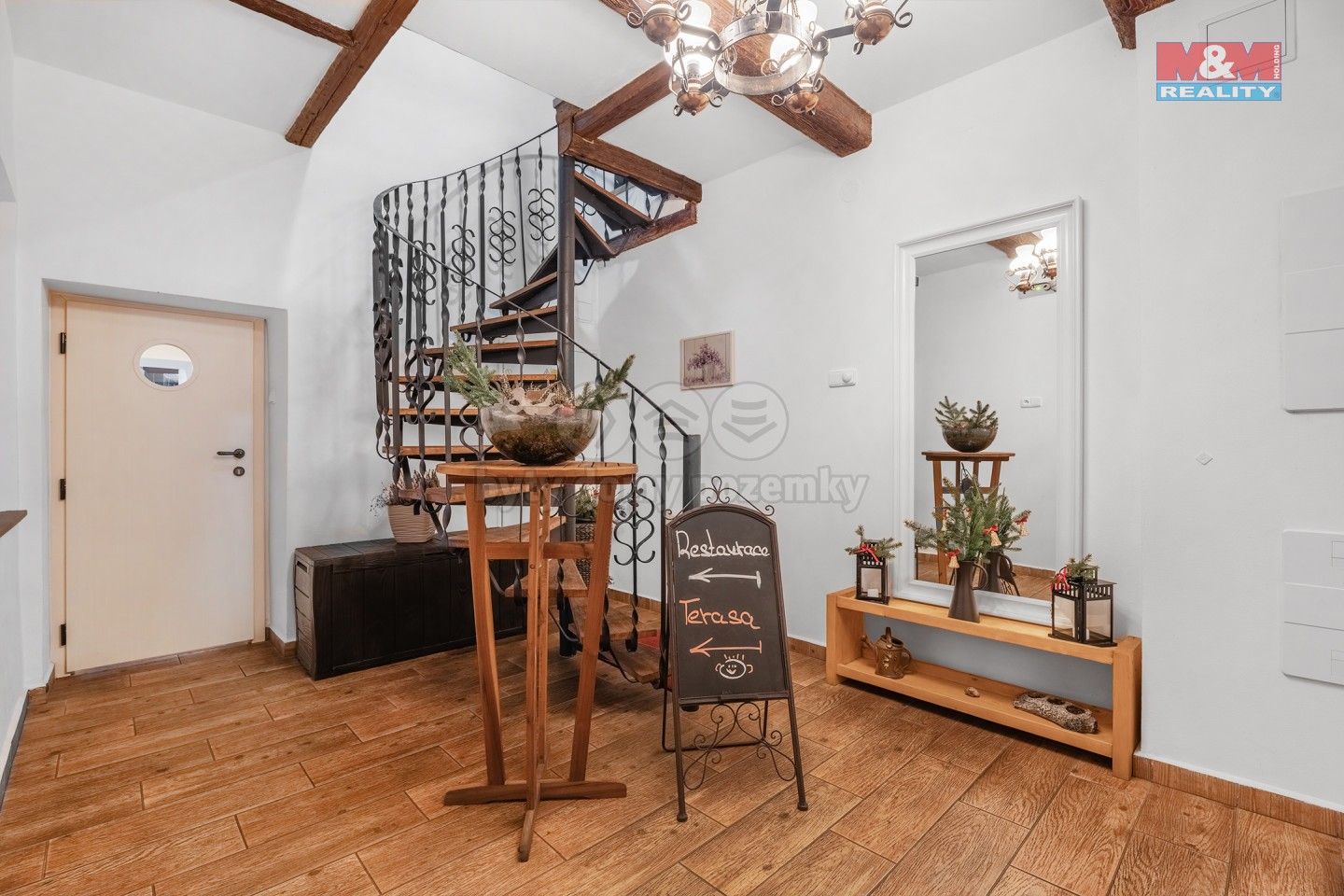 Prodej komerčního prostoru 300 m² - foto 32