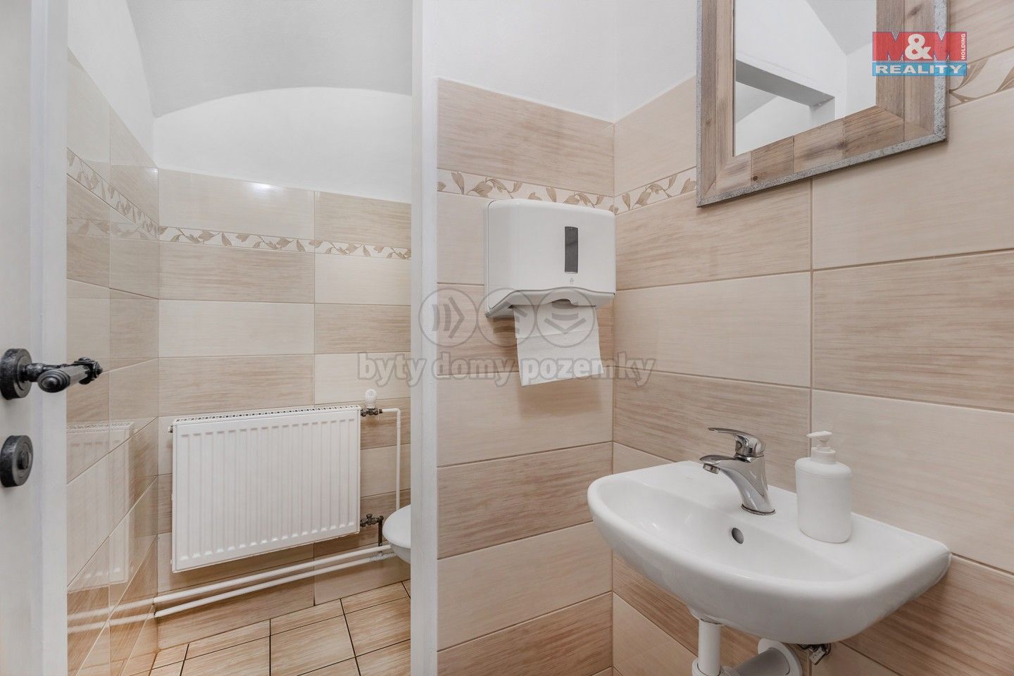 Prodej komerčního prostoru 300 m² - foto 33