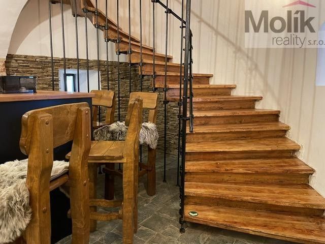 Prodej komerčního prostoru 686 m² - foto 5