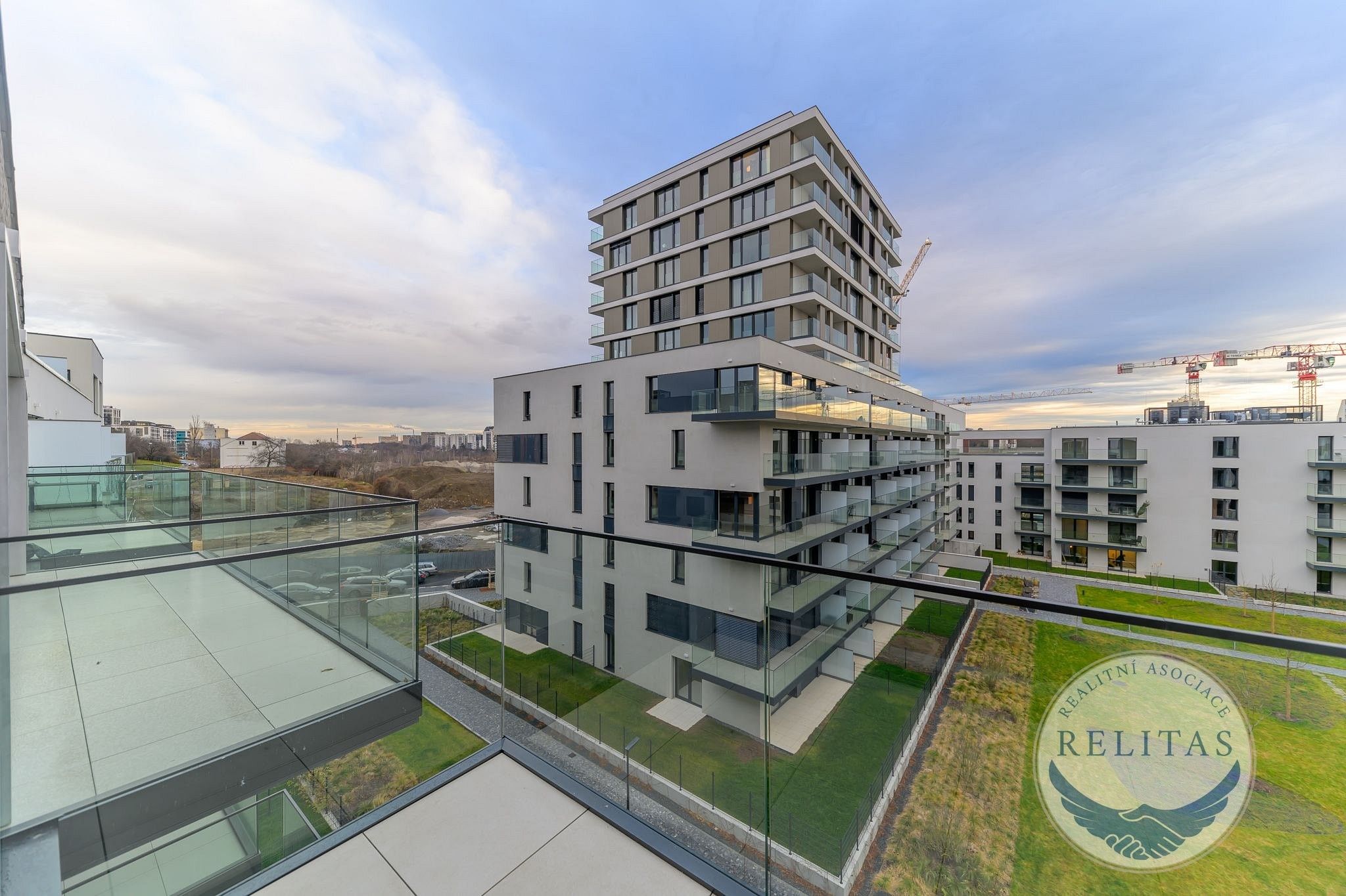 Pronájem bytu 1+kk 30 m² - foto 1