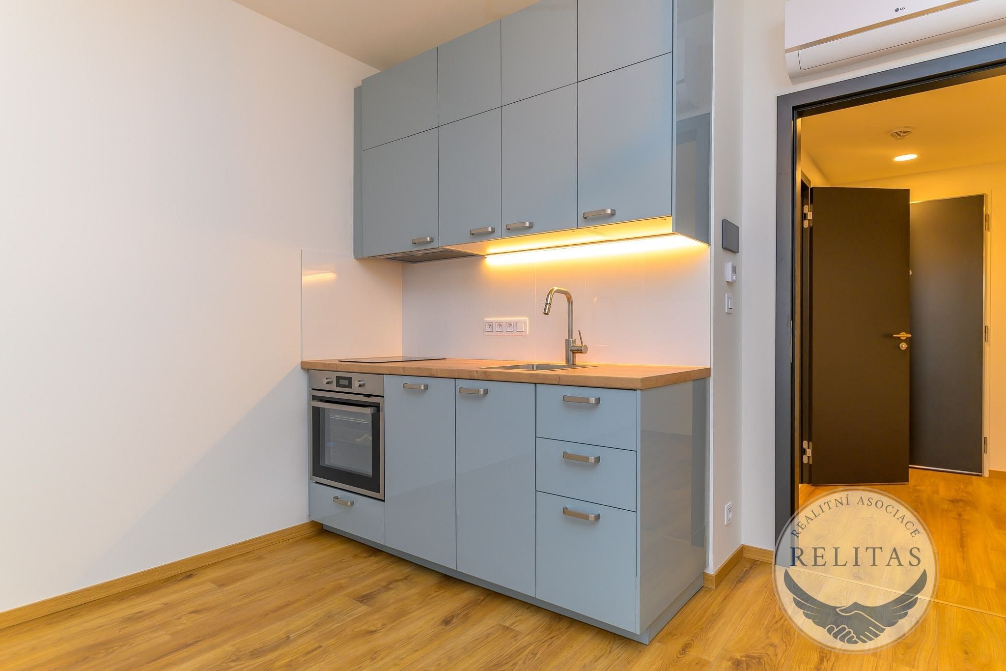 Pronájem bytu 1+kk 30 m² - foto 6