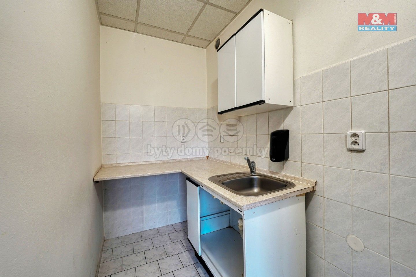 Pronájem komerčního prostoru 1096 m² - foto 35