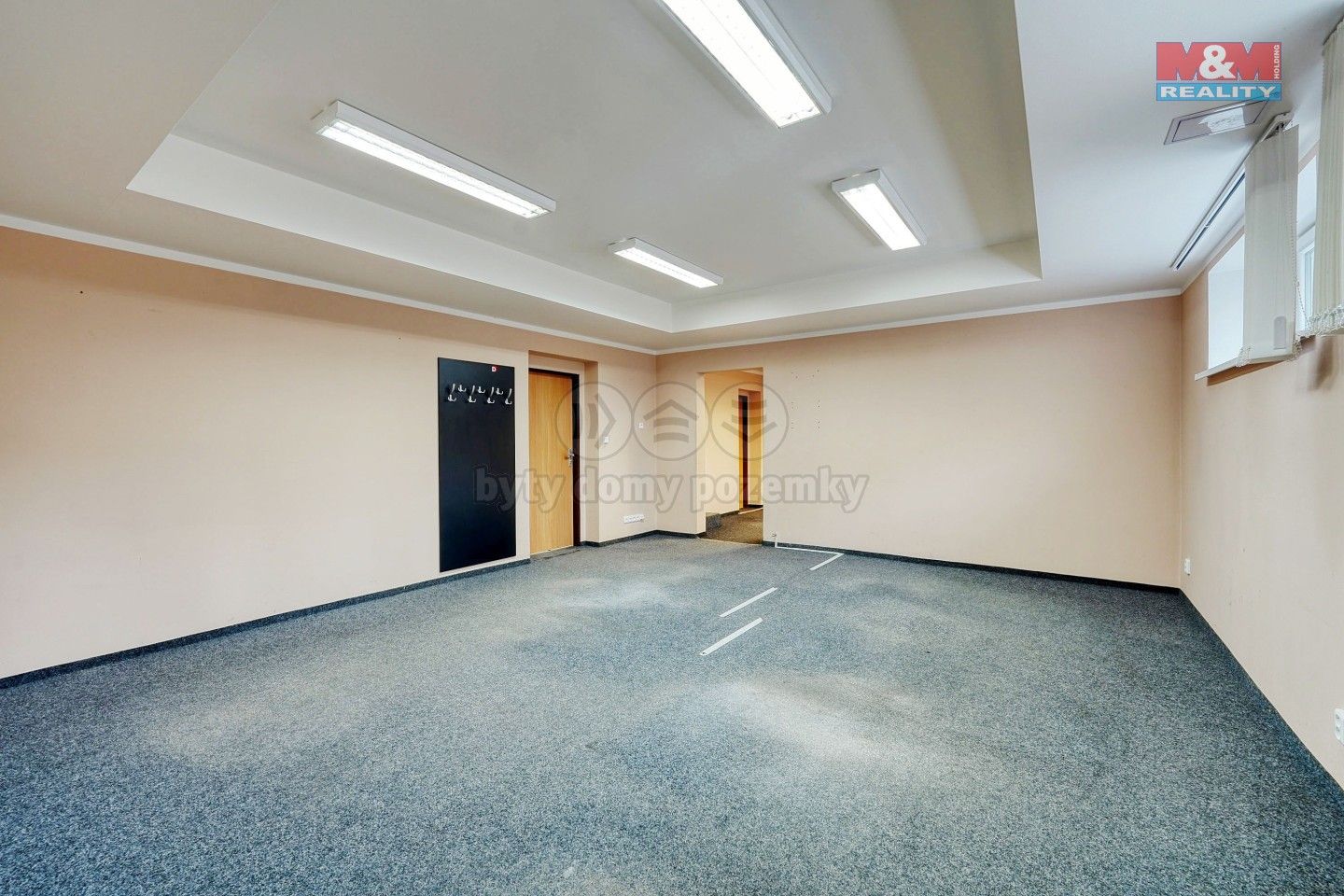 Pronájem komerčního prostoru 1096 m² - foto 39