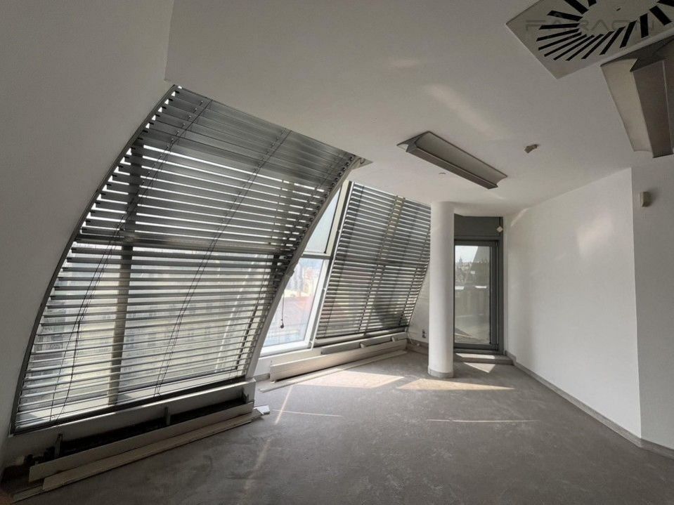 Pronájem komerčního prostoru 376 m² - foto 6