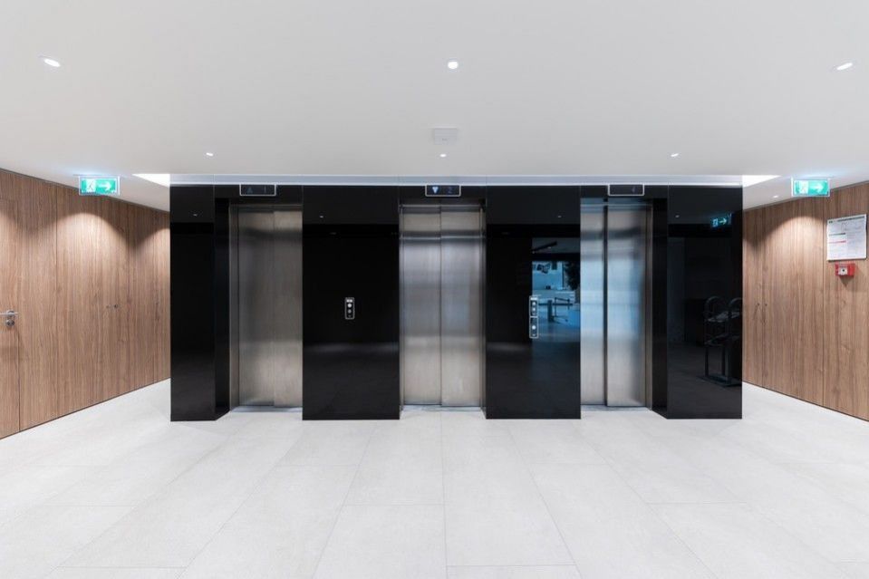 Pronájem komerčního prostoru 1059 m² - foto 7