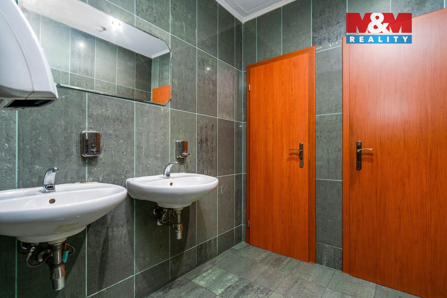 Prodej komerčního prostoru 324 m² - foto 9