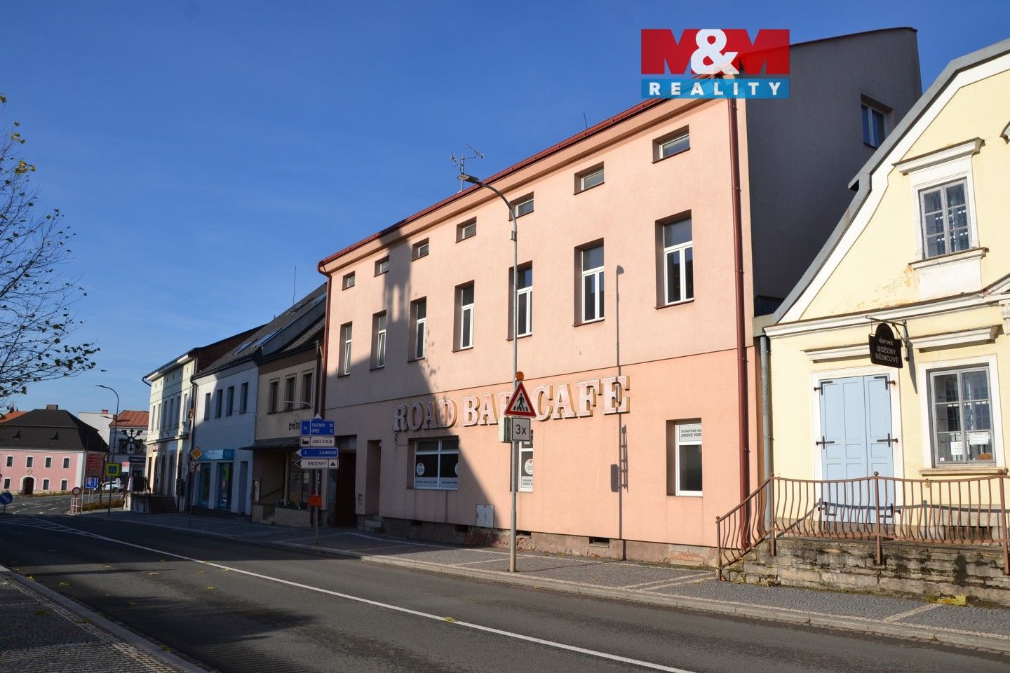 Prodej komerčního prostoru 239 m² - foto 1