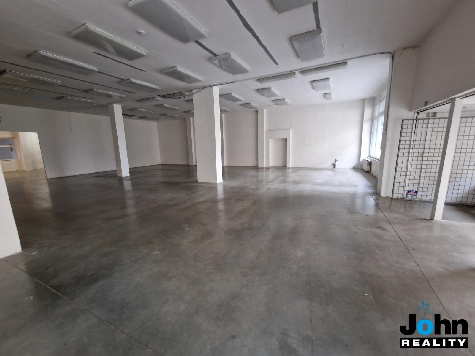 Pronájem komerčního prostoru 400 m² - foto 5