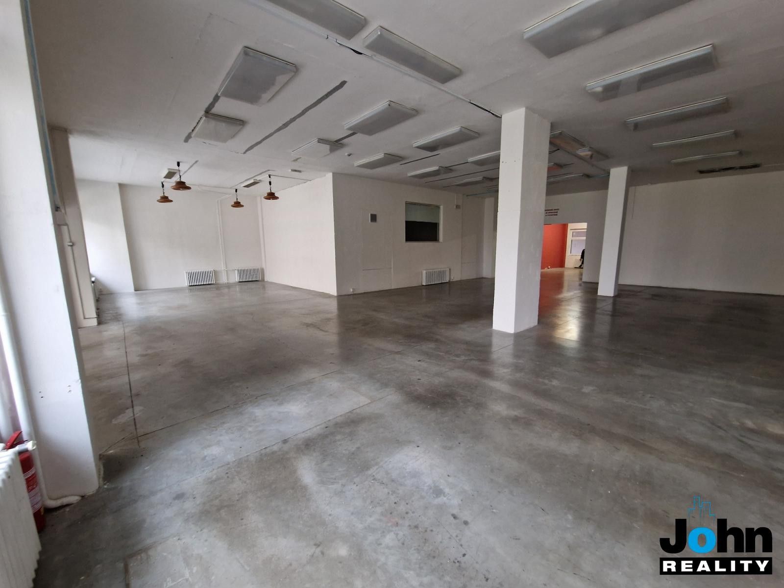 Pronájem komerčního prostoru 400 m² - foto 10