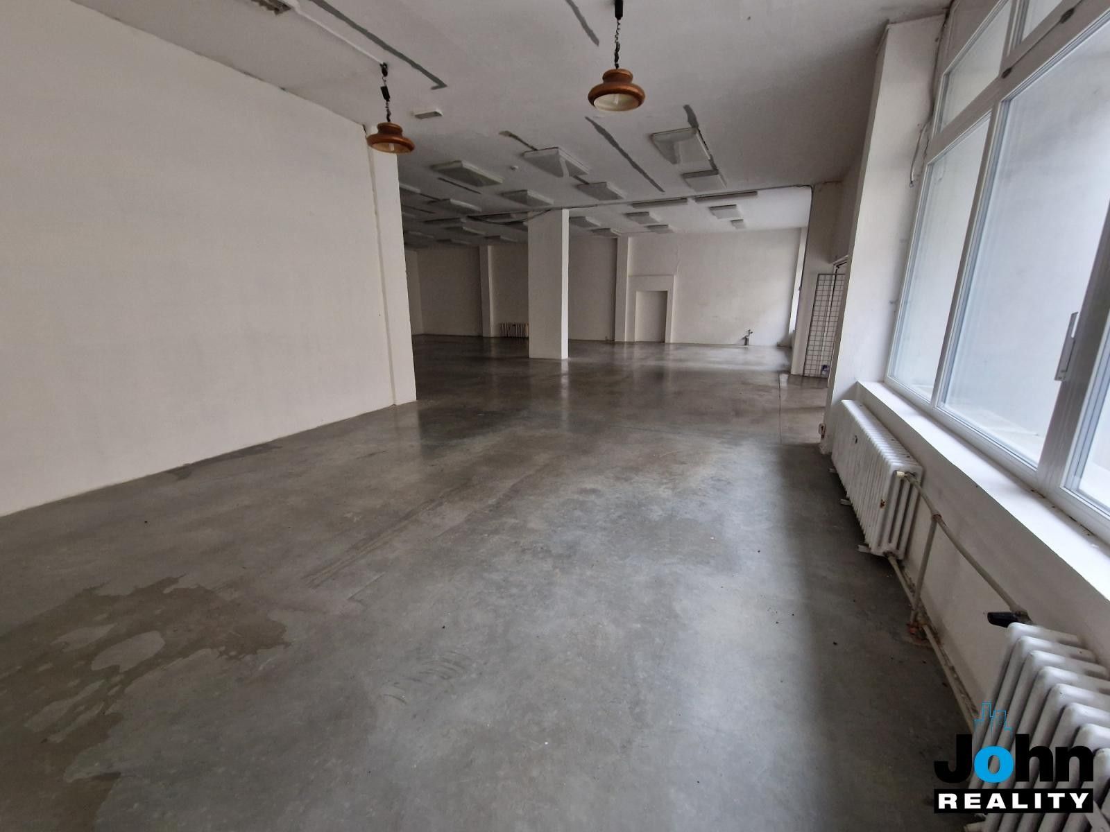 Pronájem komerčního prostoru 400 m² - foto 11