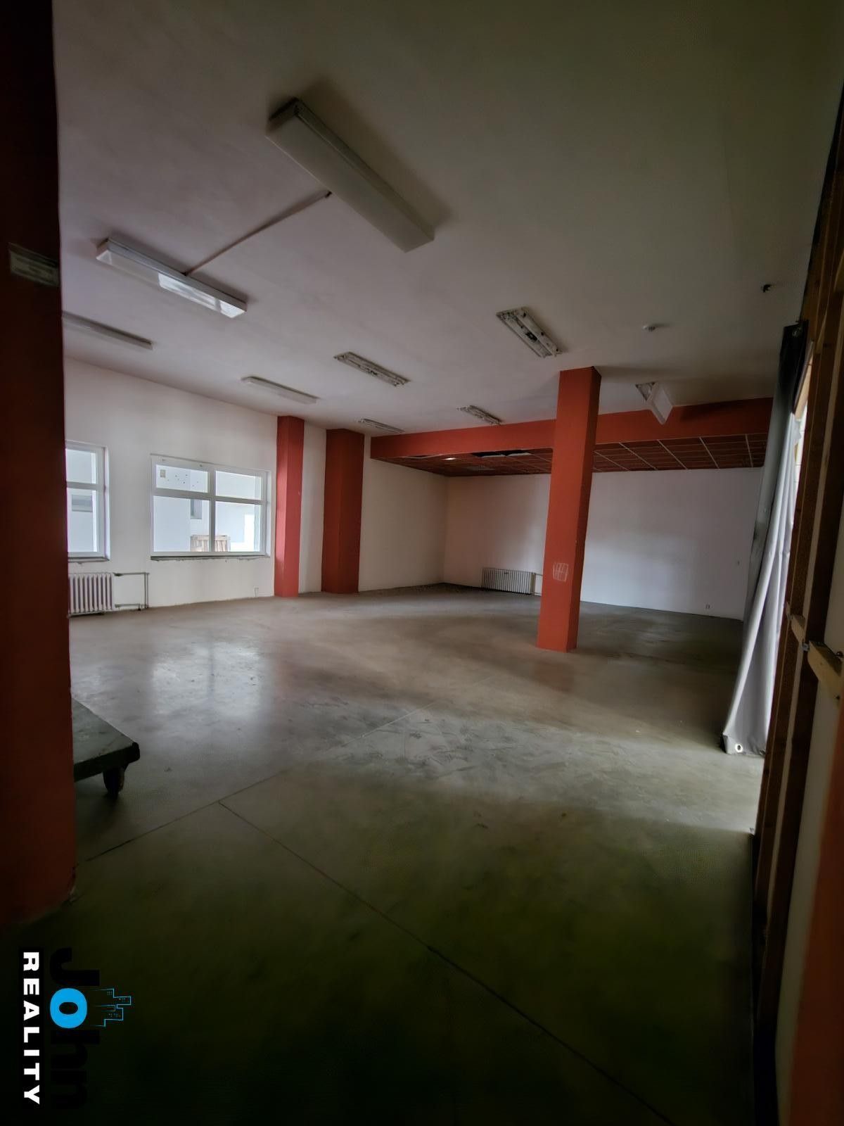 Pronájem komerčního prostoru 400 m² - foto 14