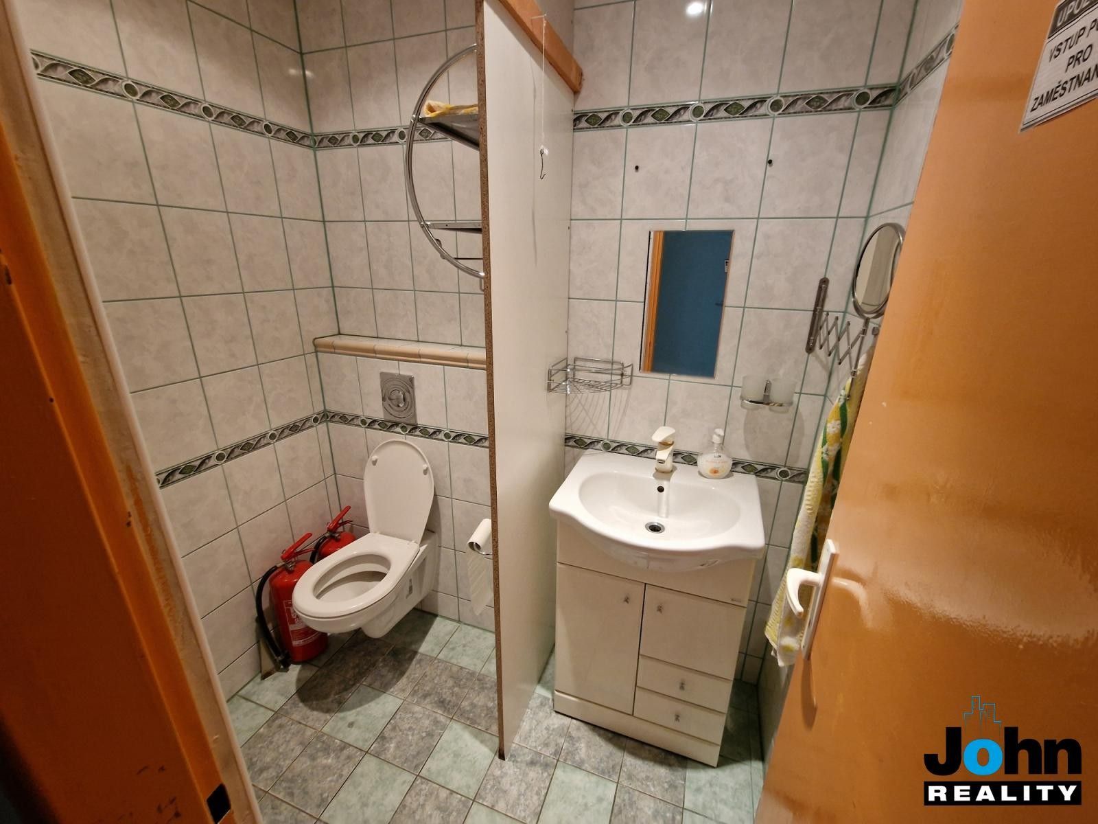 Pronájem komerčního prostoru 400 m² - foto 17