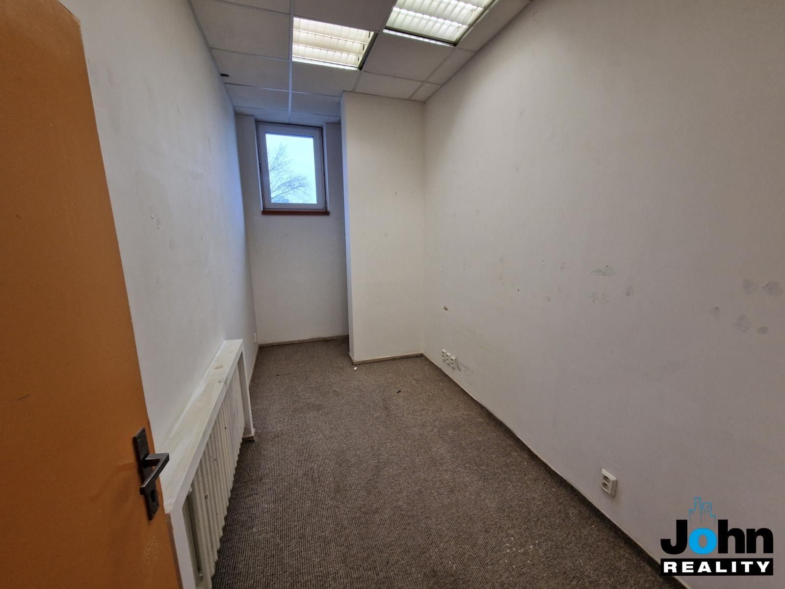 Pronájem komerčního prostoru 400 m² - foto 20