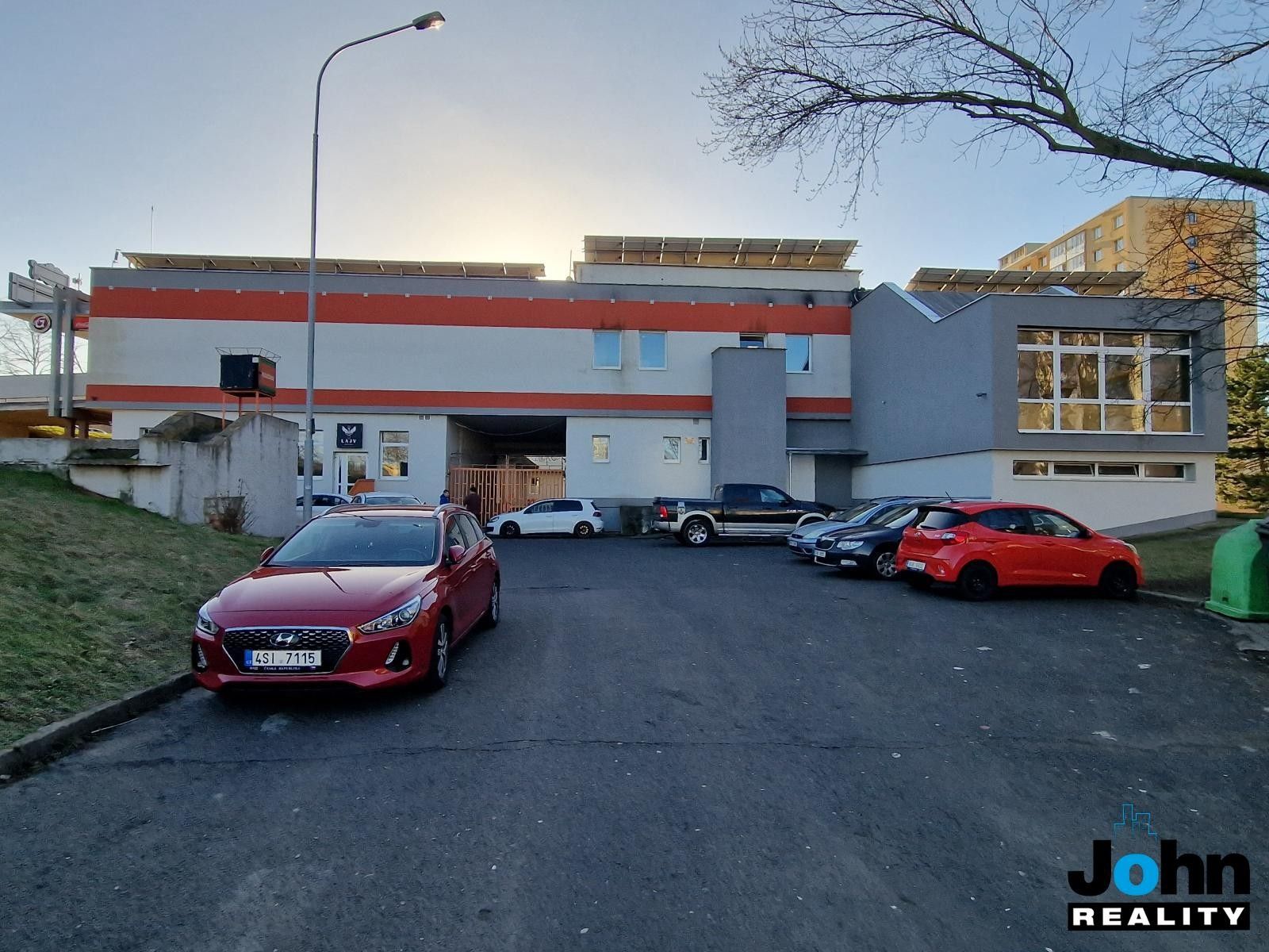 Pronájem komerčního prostoru 400 m² - foto 24