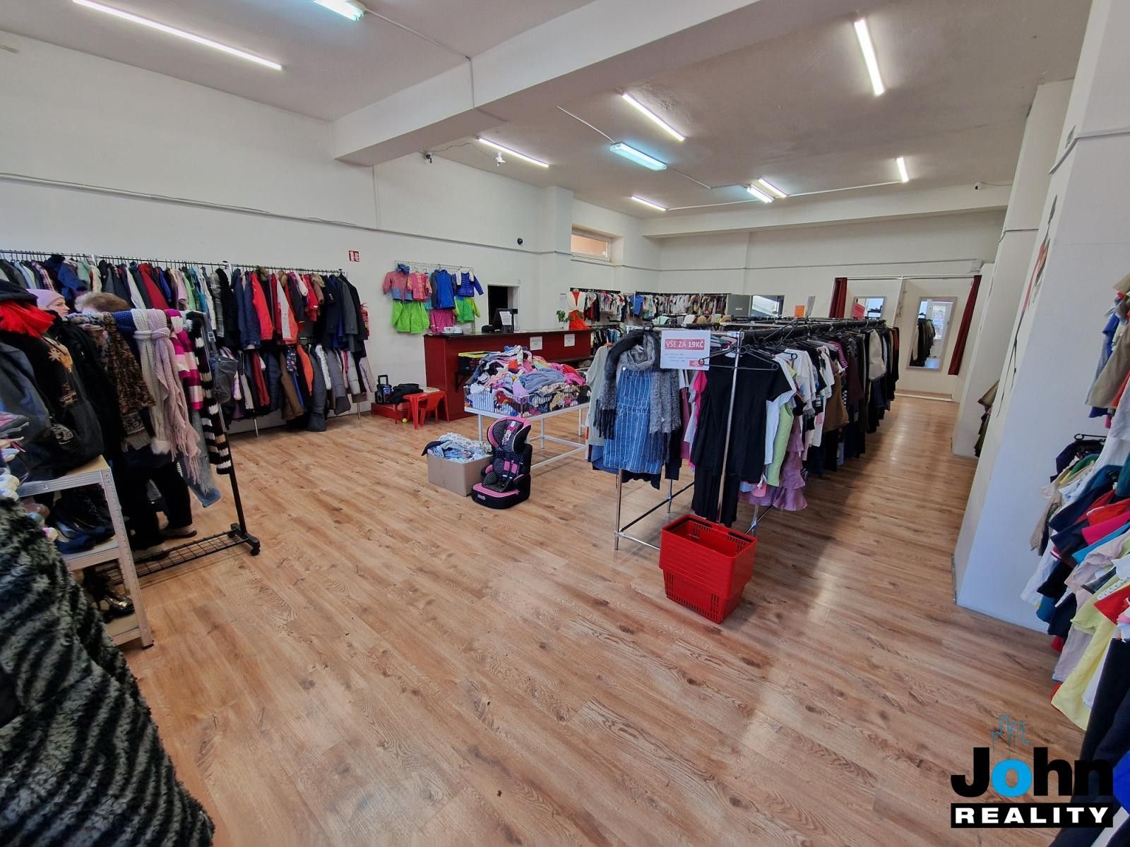 Pronájem komerčního prostoru 90 m² - foto 8