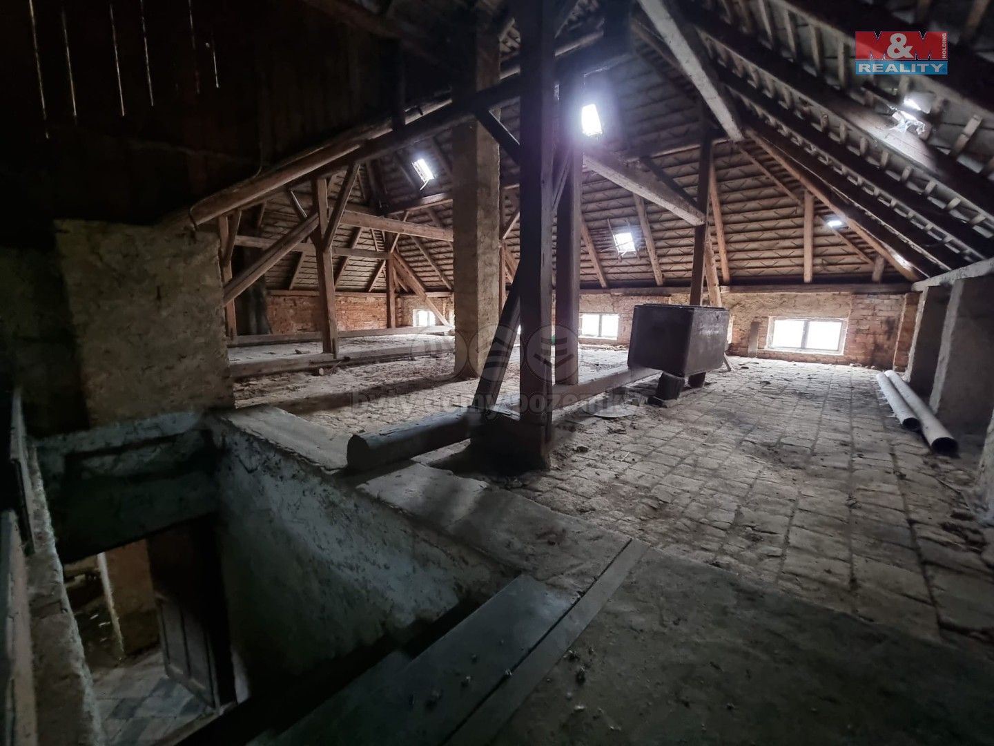 Prodej nemovitosti 361 m² - foto 11