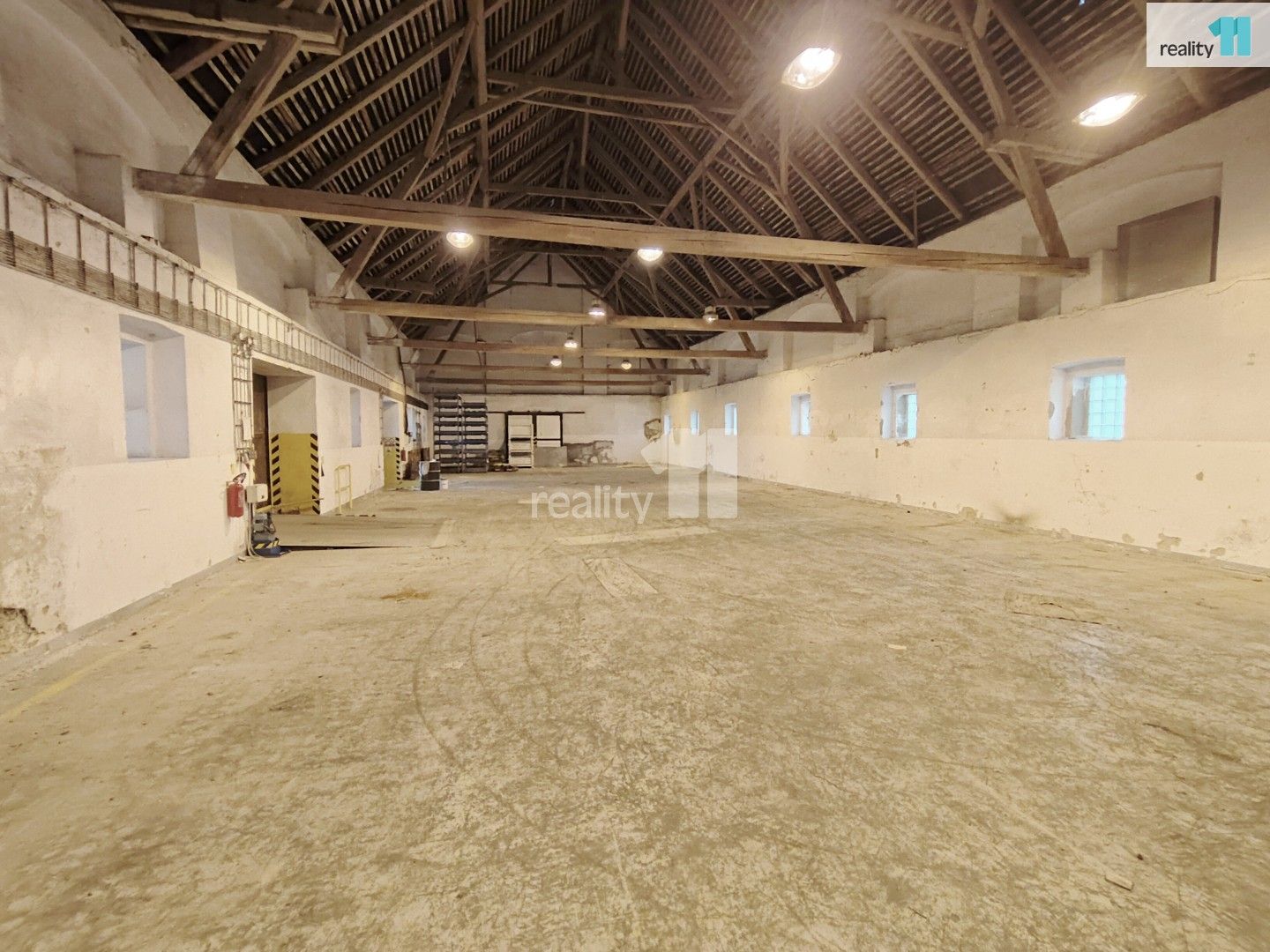 Pronájem komerčního prostoru 410 m² - foto 1