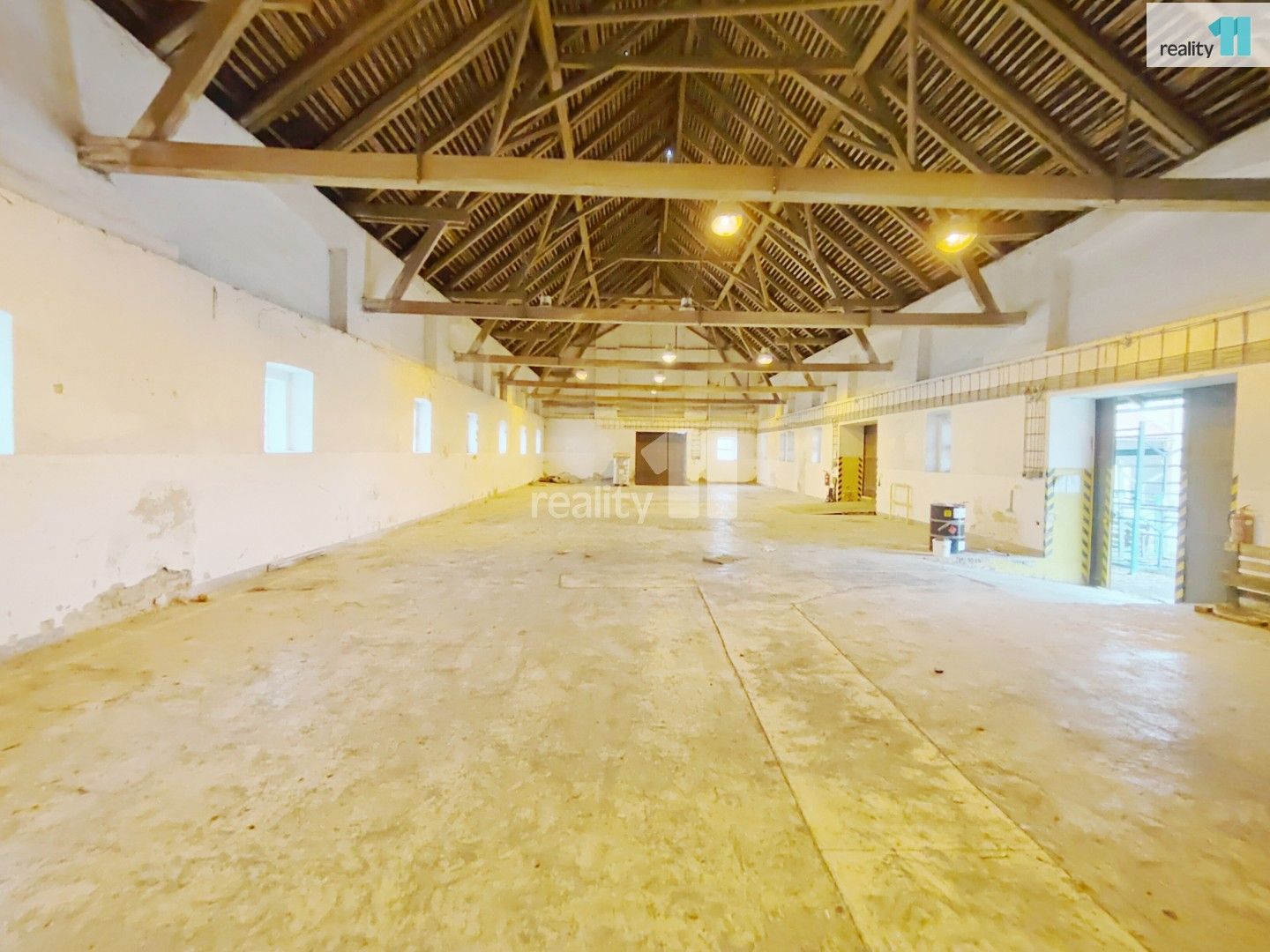 Pronájem komerčního prostoru 410 m² - foto 4