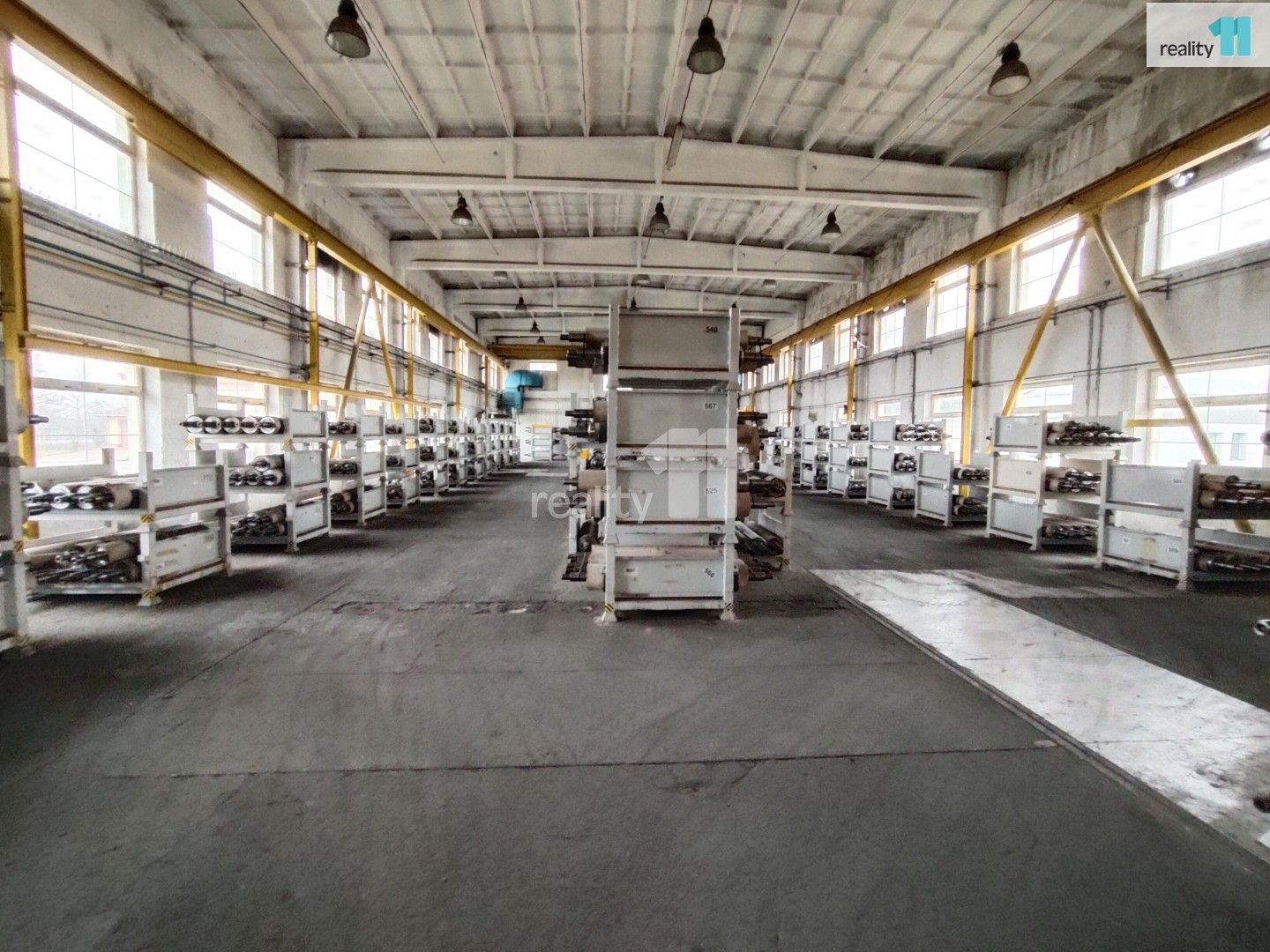 Pronájem komerčního prostoru 710 m² - foto 1