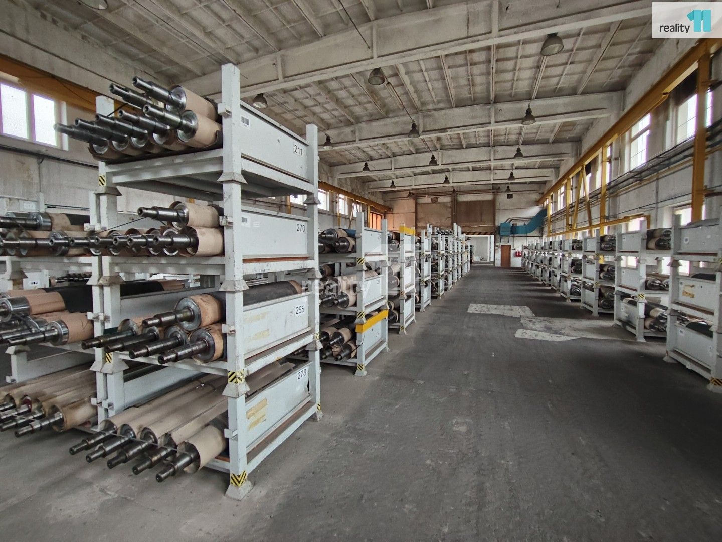 Pronájem komerčního prostoru 710 m² - foto 2