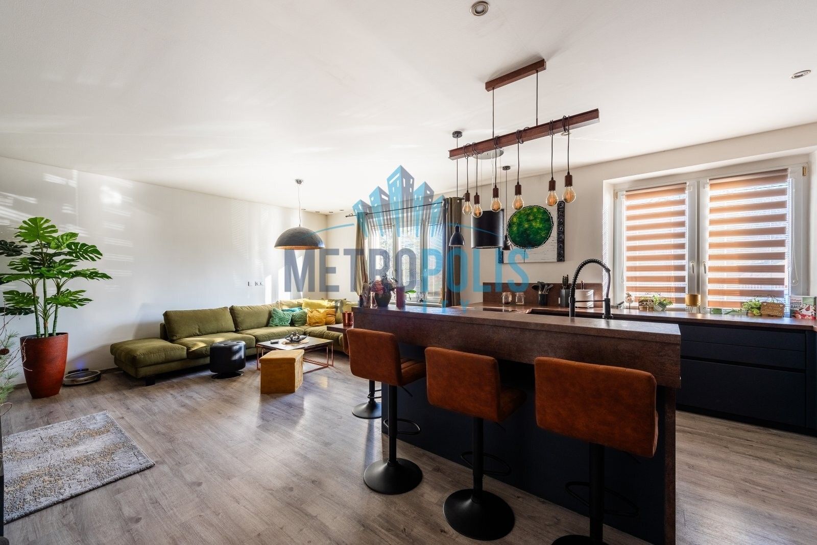 Prodej nemovitosti 350 m² - foto 4