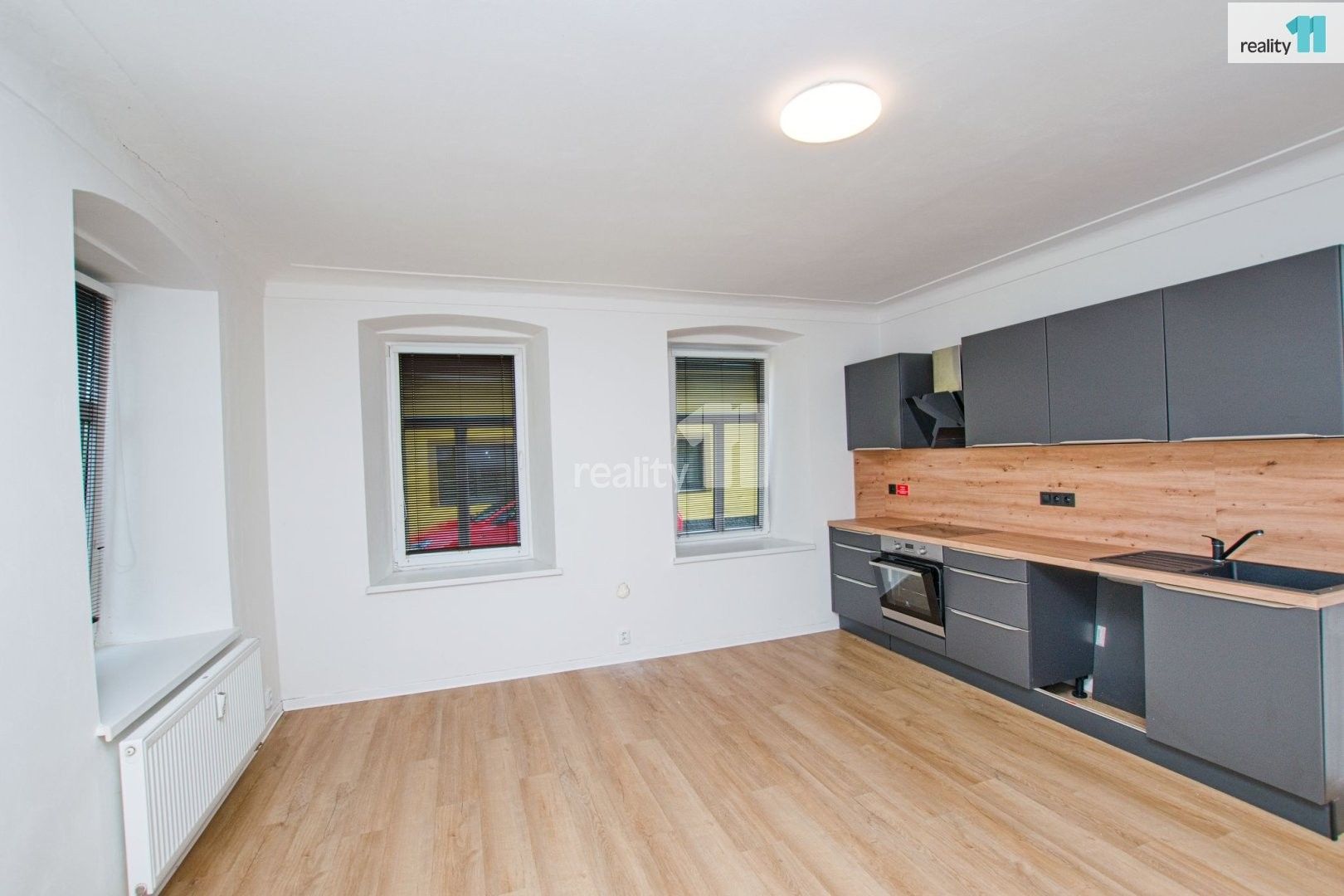 Pronájem bytu 2+1 70 m² - foto 1