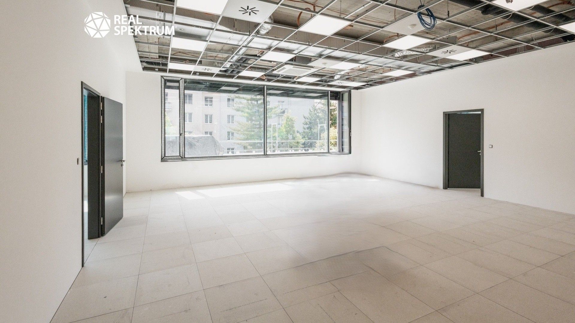 Pronájem komerčního prostoru 613 m² - foto 6